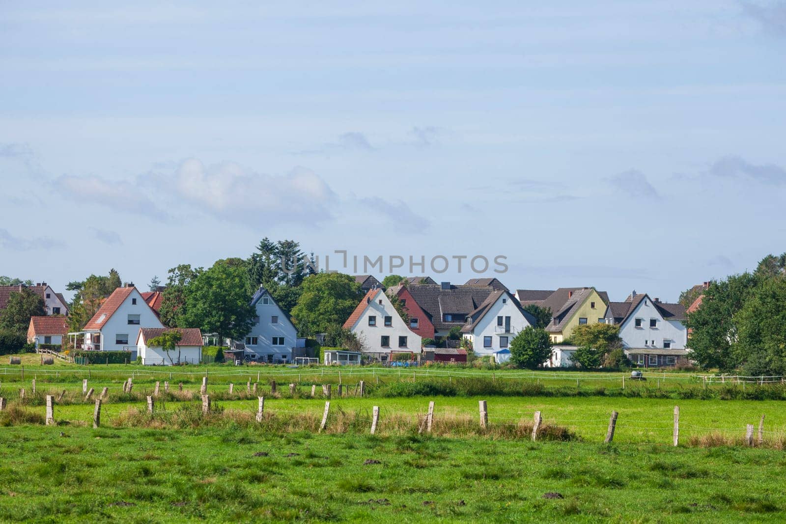 Residential buildings, detached houses, residential buildings, pasture, Osterholz-Scharmbeck, Lower Saxony, Germany, Europe