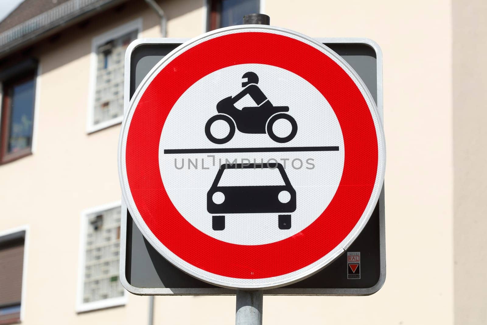 Traffic sign, Passage prohibited for cars and motorcycles, Germany