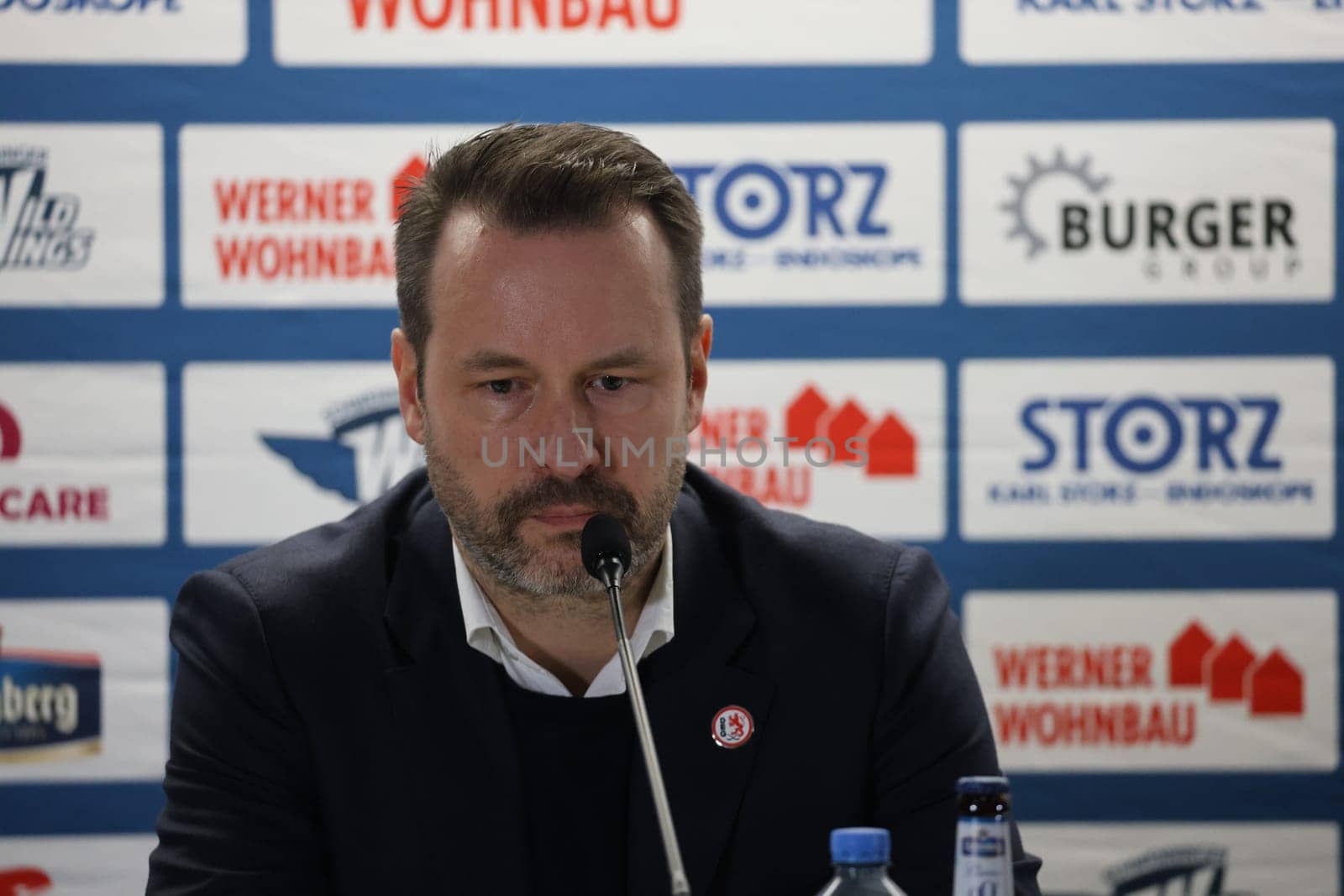 at the match of the DEL 23-24,37. Sptg.: Schwenninger Wild Wings vs Düsseldorfer EG (DEG)
