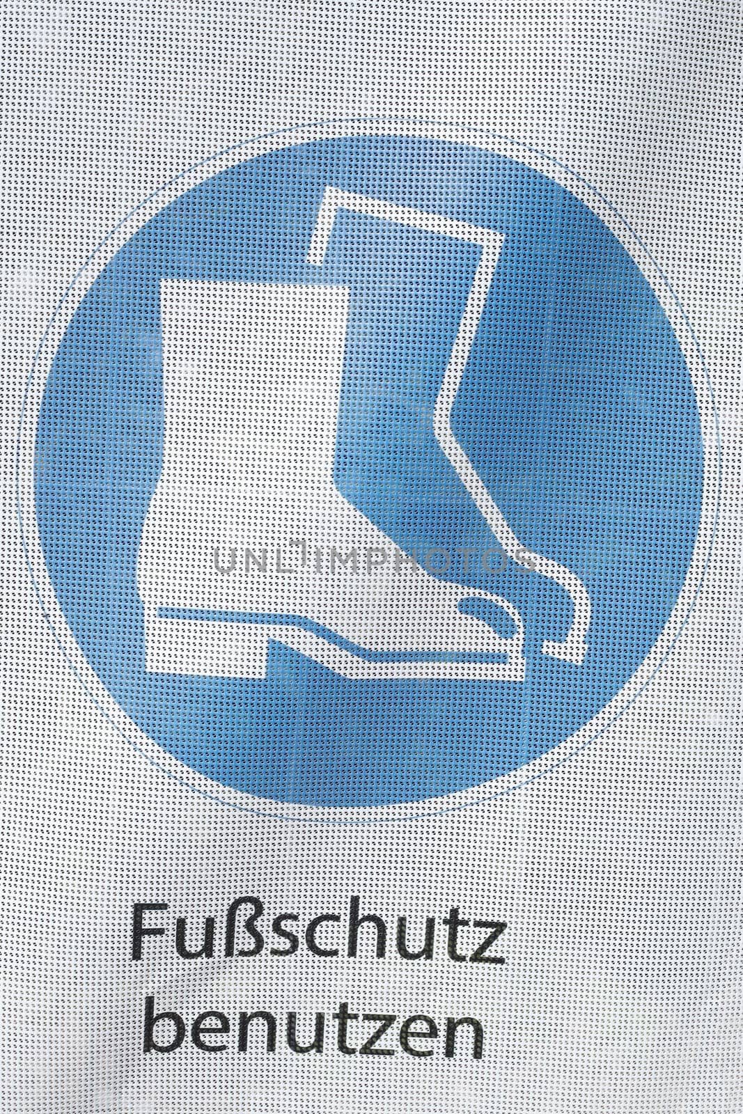 Use foot protection warning sign, Germany
