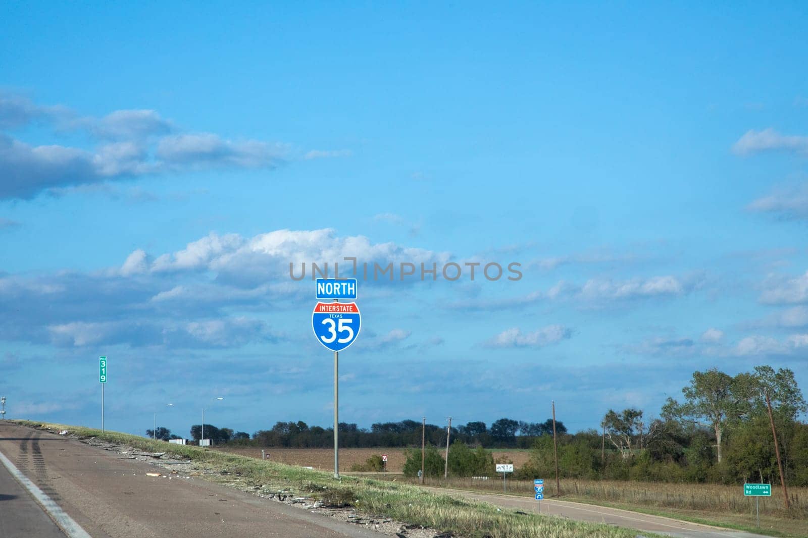 riding north at interstate 35 without traffic on the street