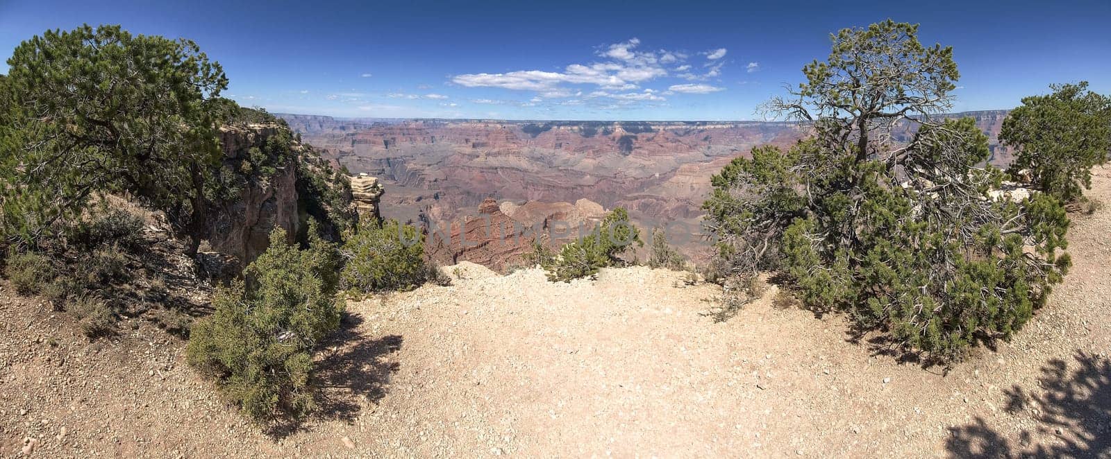 The Grand Canyon. Views of the canyon, the landscape and nature.