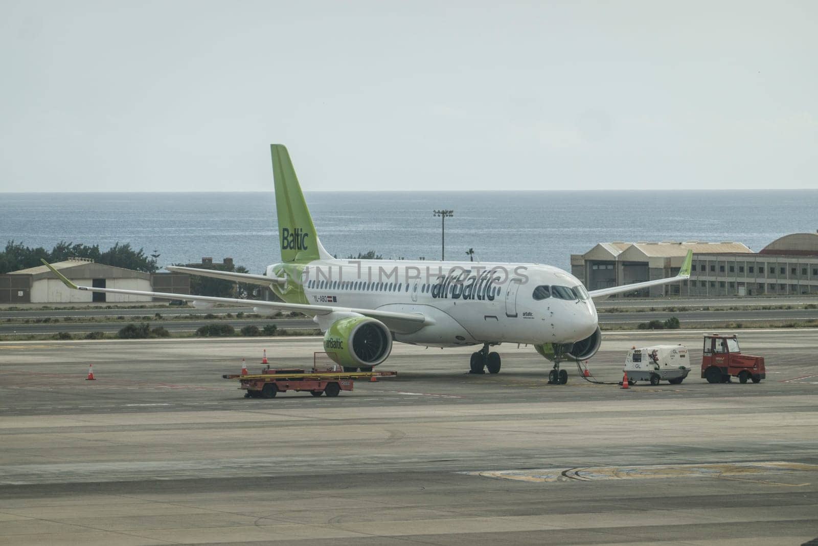 Passagiermaschine der kanarischen Fluggesellschaft Binter, Gran Canaria, Kanarische Inseln, Spanien