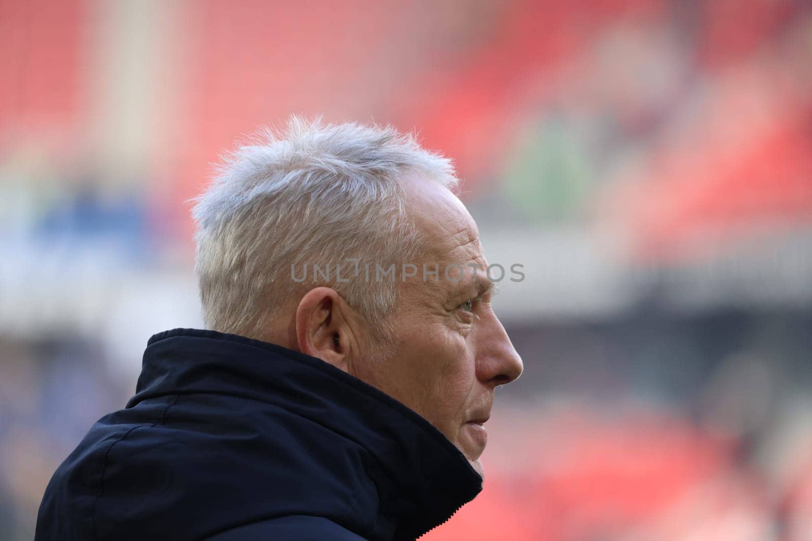 Coach Christian Streich (SC Freiburg) at the match of the 1st FBL: 23-24: 18 Sptg. SC Freiburg - TSG 1899 Hoffenheim  DFL REGULATIONS PROHIBIT ANY USE OF PHOTOGRAPHS AS IMAGE SEQUENCES AND/OR QUASI-VIDEONann  Photo: Joachim Hahne/johapress