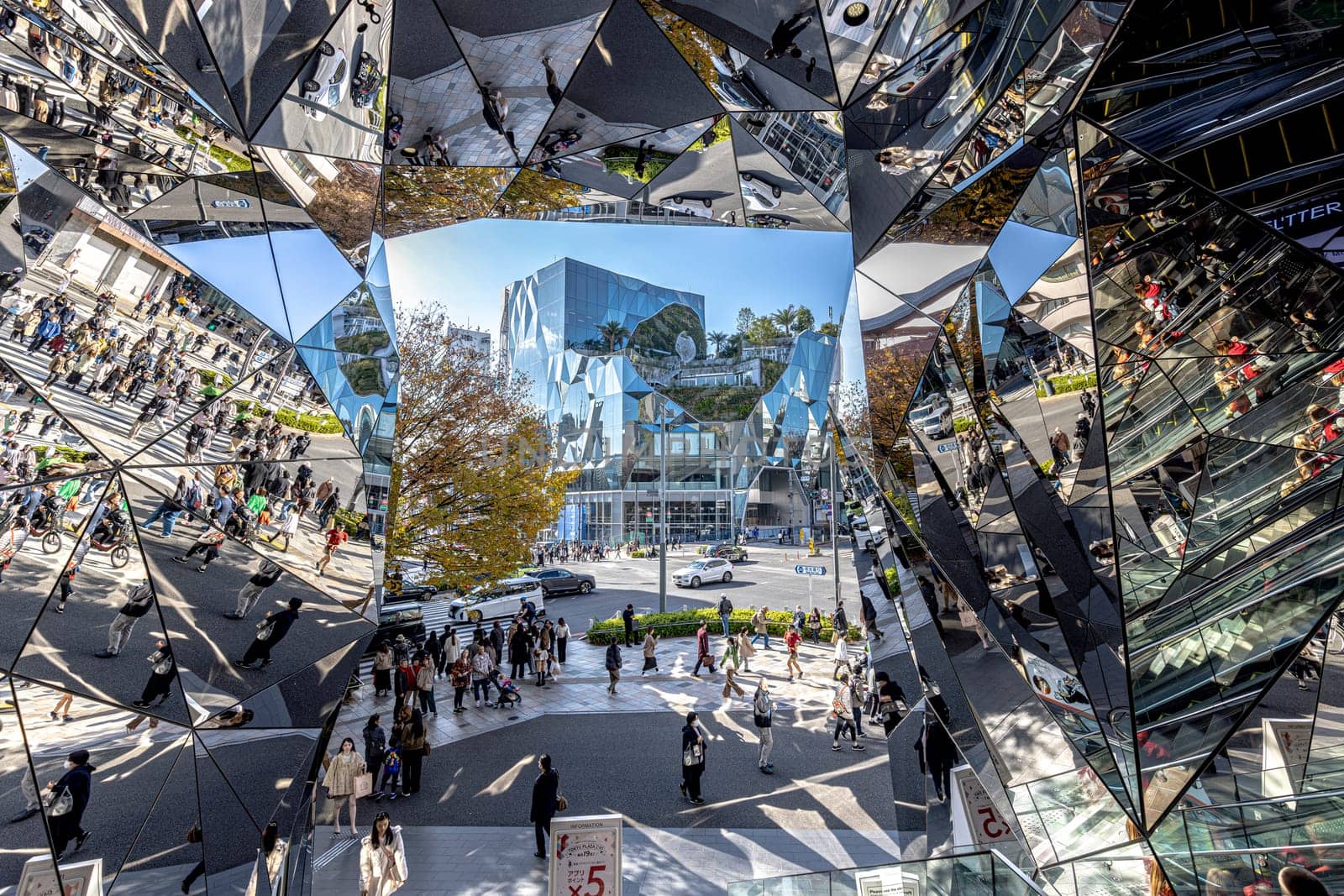 TOKYO/JAPAN - November 21 2023:wide-angle view of the mirrored interior of Tokyu Plaza Omotesando