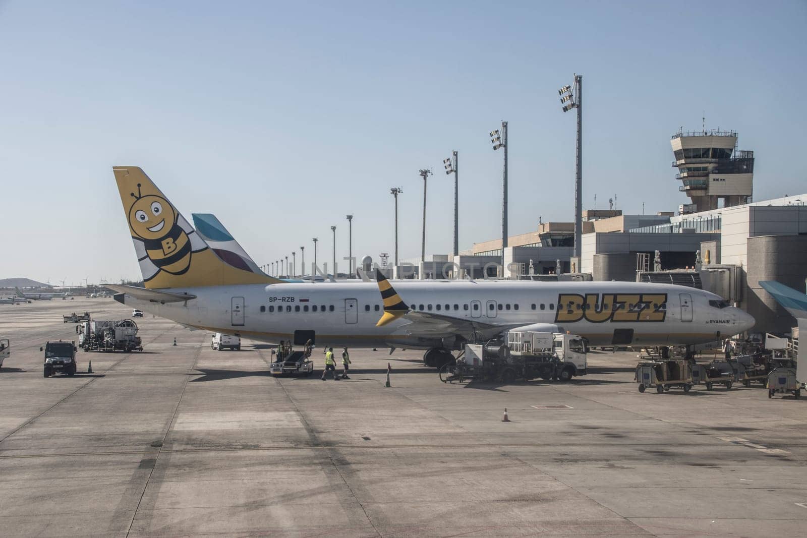 Passagiermaschine der Billigfluggesellschaft BUZZ, einer Marke von Ryanair, Gran Canaria, Kanarische Inseln, Spanien