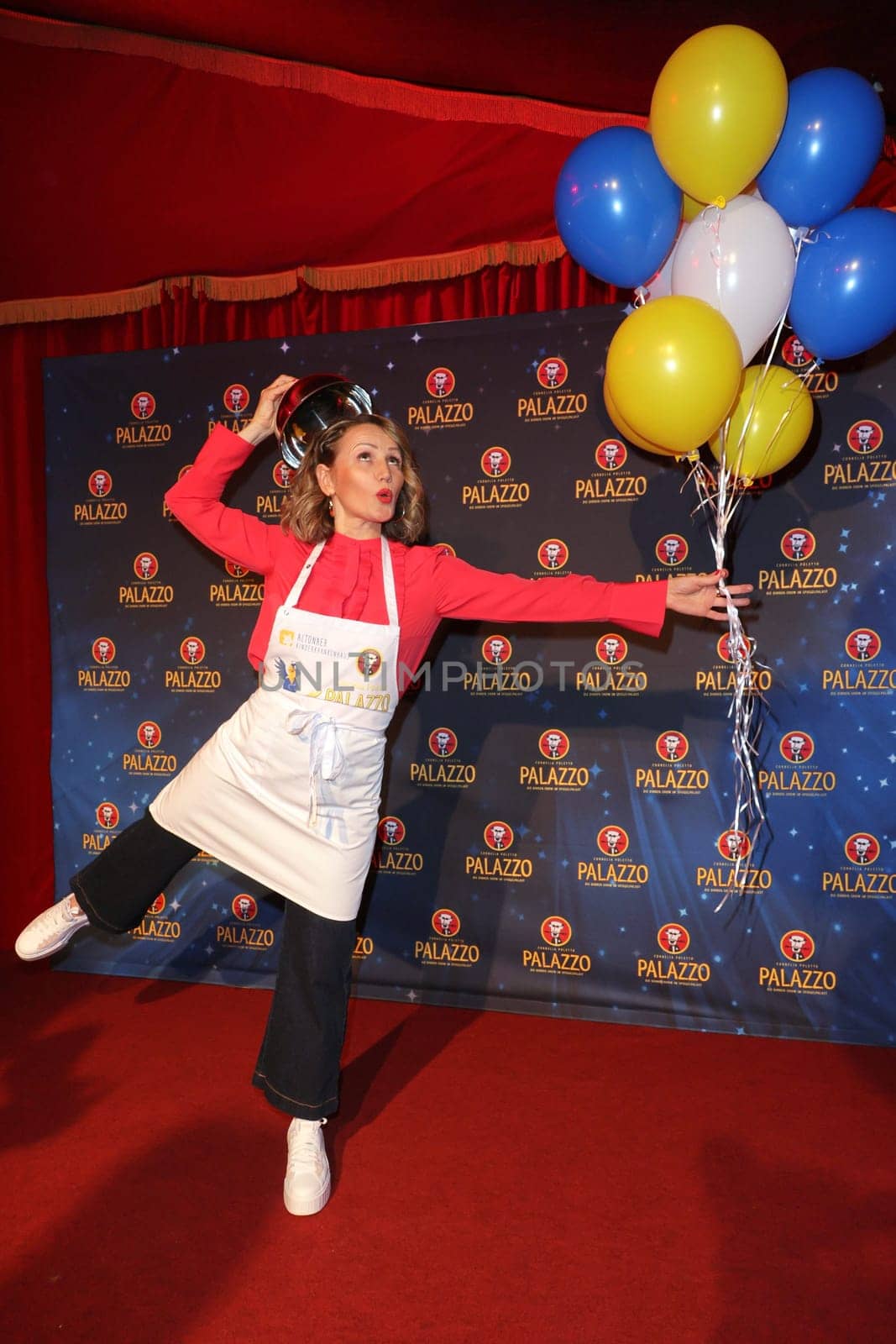 Ina Menzer,charity evening at the air port of the Altona Children's Hospital at Cornelia Polotto's palazzo at the Horner Rennbahn,Hamburg,31.01.2024
