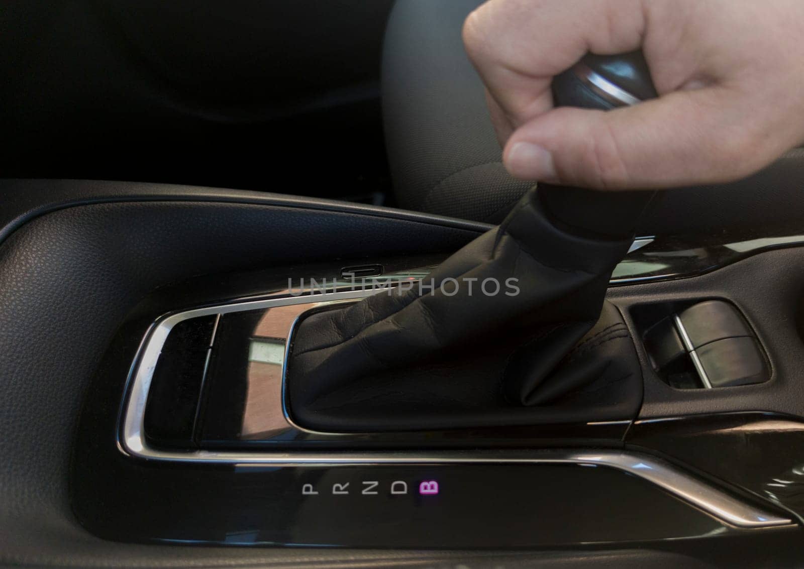 Driver driver putting B gear. Gear selector for an automatic transmission car