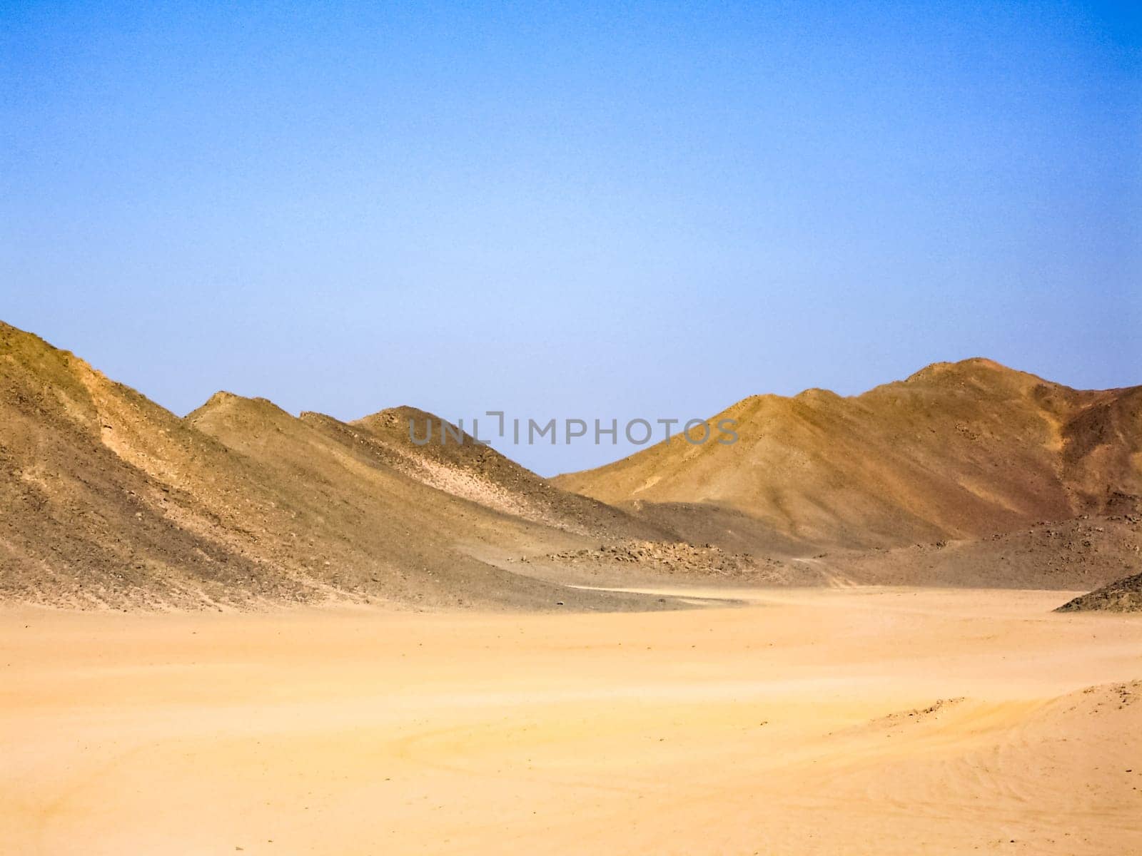Egyptian desert the beginning of the desert sugar in Egypt
