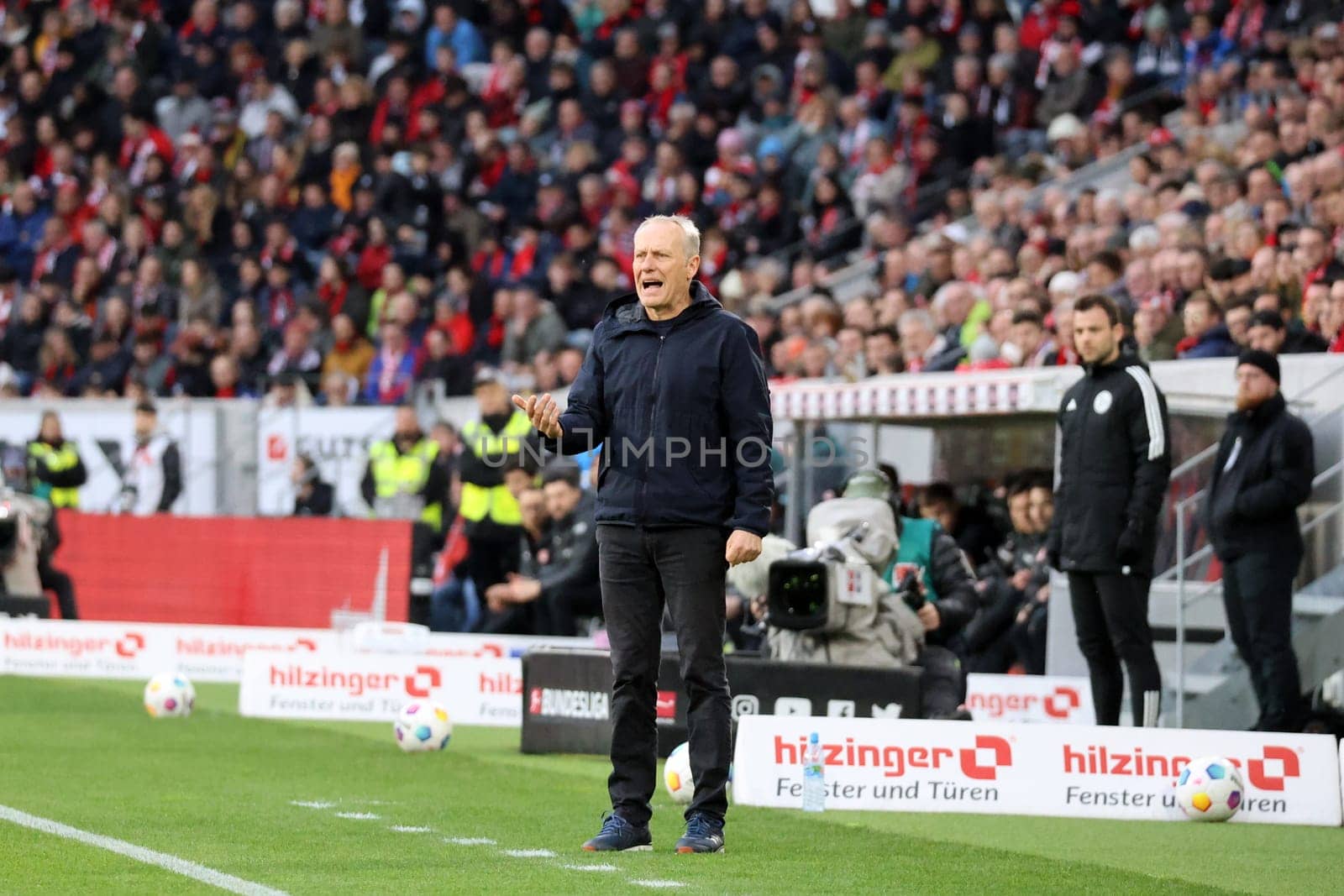 Coach Christian Streich (SC Freiburg) gesticulates loudly during the match of the 1st FBL: 23-24: 22. Sptg. SC Freiburg - Eintracht Frankfurt  DFL REGULATIONS PROHIBIT ANY USE OF PHOTOGRAPHS AS IMAGE SEQUENCES AND/OR QUASI-VIDEONann  Photo: Joachim Hahne/johapress