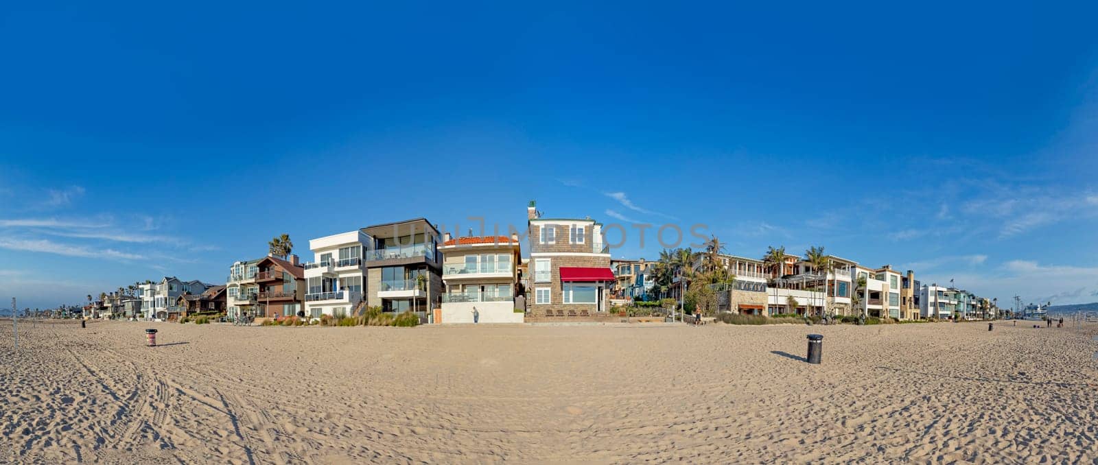Manhattan Beach, USA - March 4, 2019: scenic beach houses at the promenade of Manhattan beach, USA near Los Angeles.