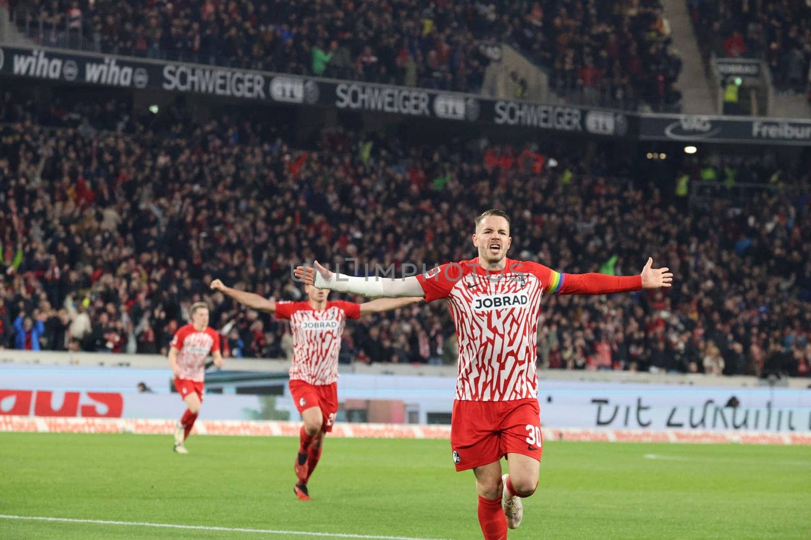 Christian Günter (SC Freiburg) scores to make it 1-0 and celebrates his first goal of the season in the match of the 1. FBL: 23-24: 24. Sptg. SC Freiburg - FC Bayern Munich  DFL REGULATIONS PROHIBIT ANY USE OF PHOTOGRAPHS AS IMAGE SEQUENCES AND/OR QUASI-VIDEONann  Photo: Joachim Hahne/johapress