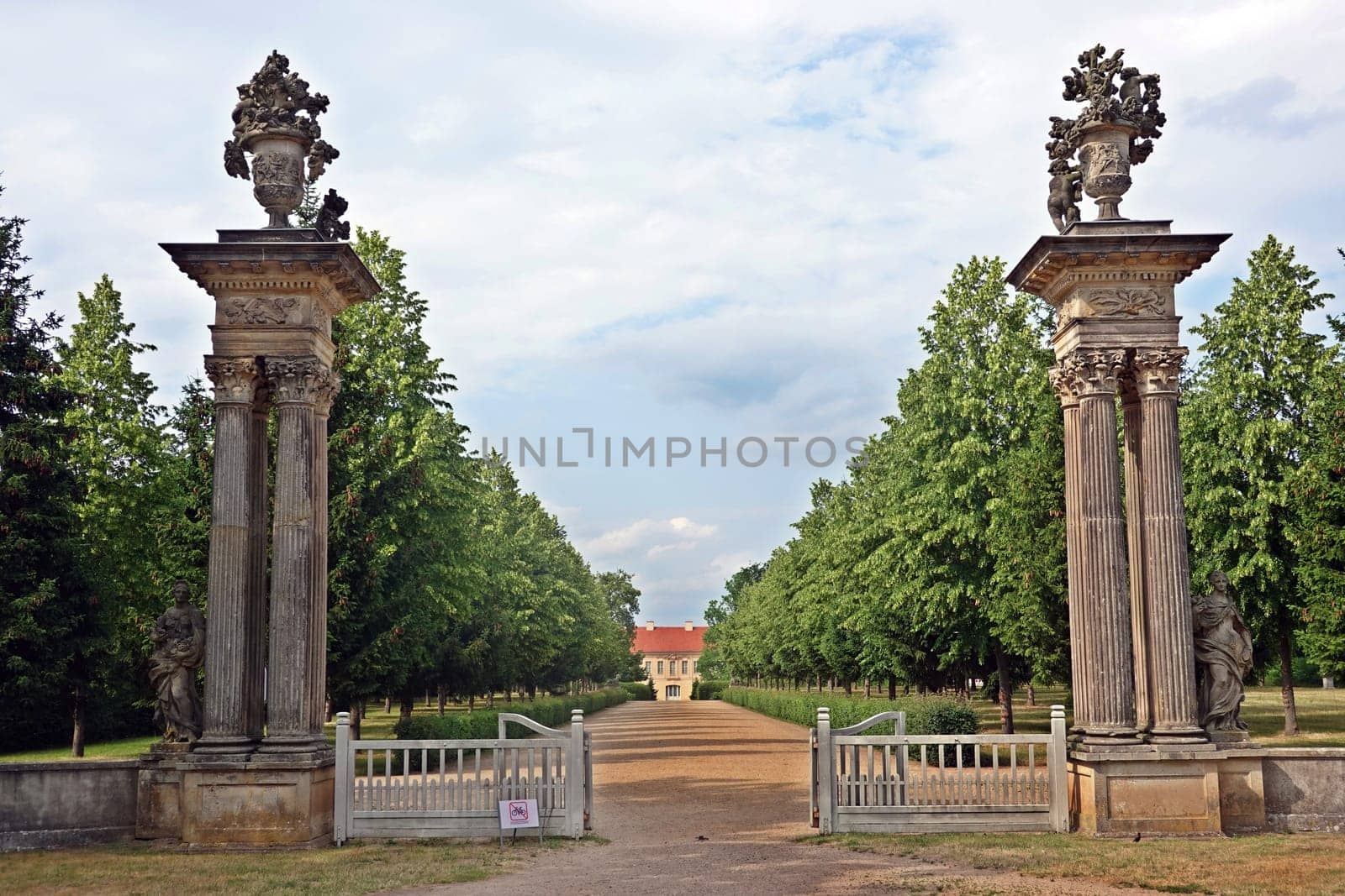 Eingang zum Schlosspark von Schloss Rheinsberg, Brandenburg, Deutschland