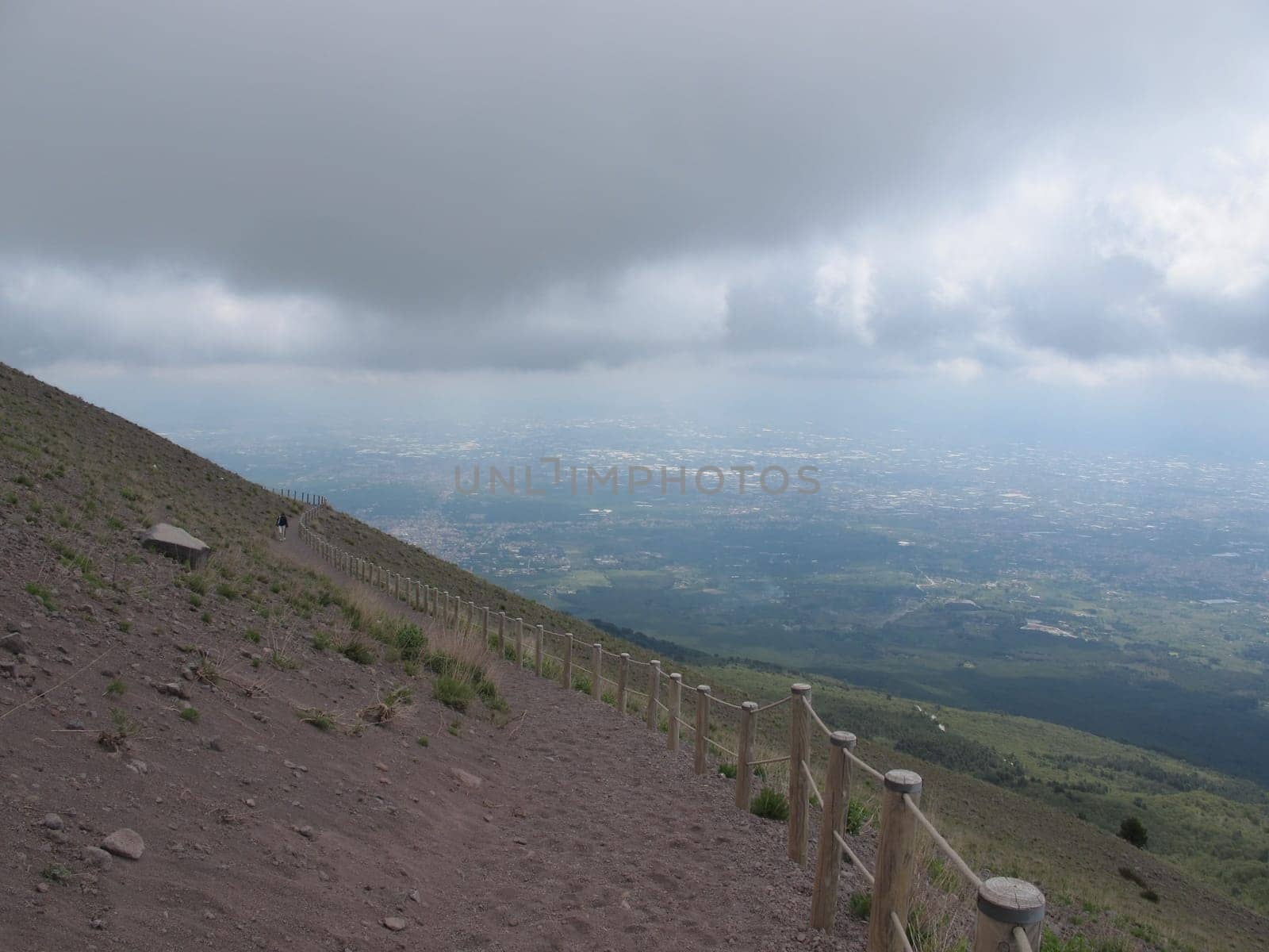 Vesuvius, a walk to Vesuvius tour for tourists.