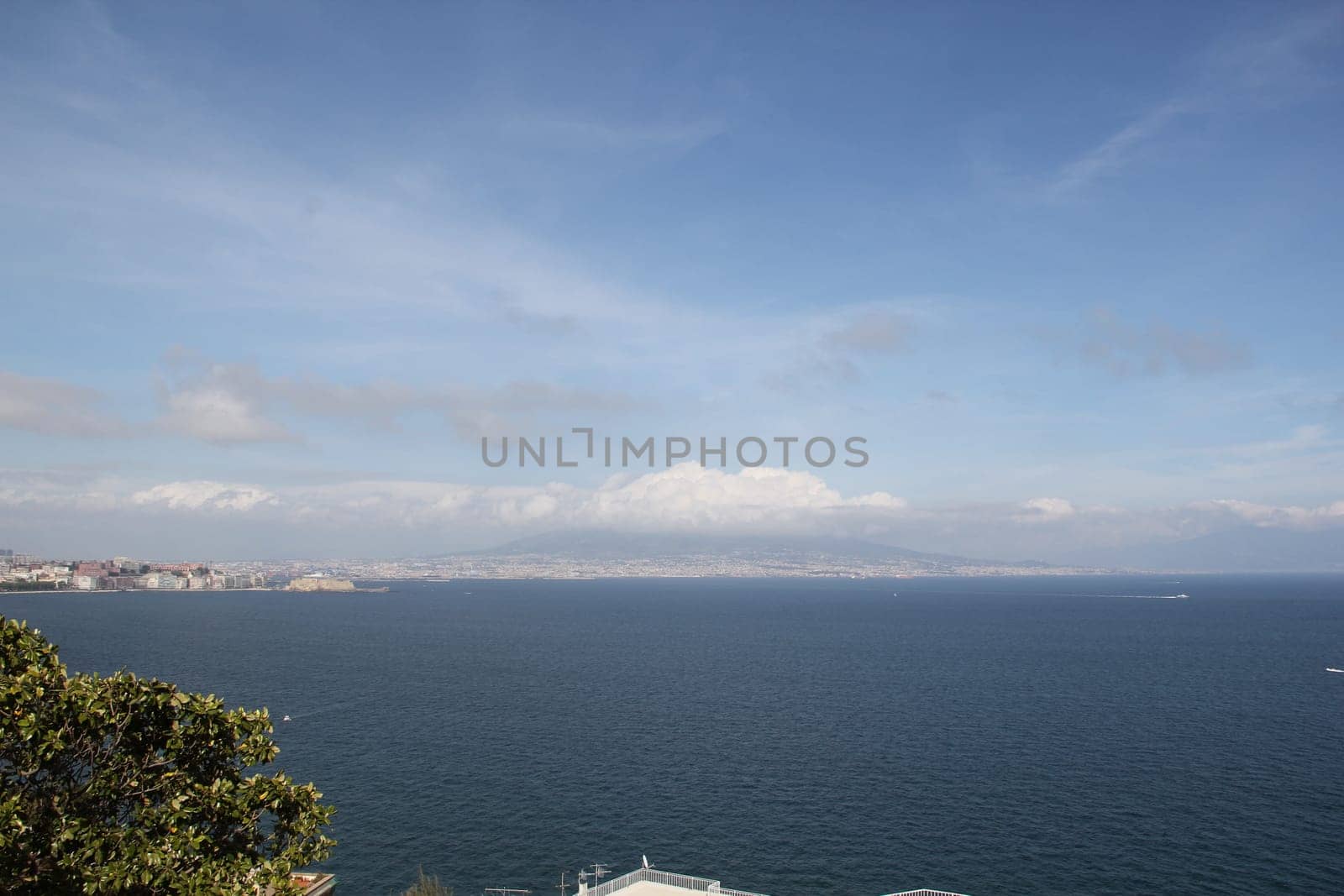 Vesuvius, a walk to Vesuvius tour for tourists.