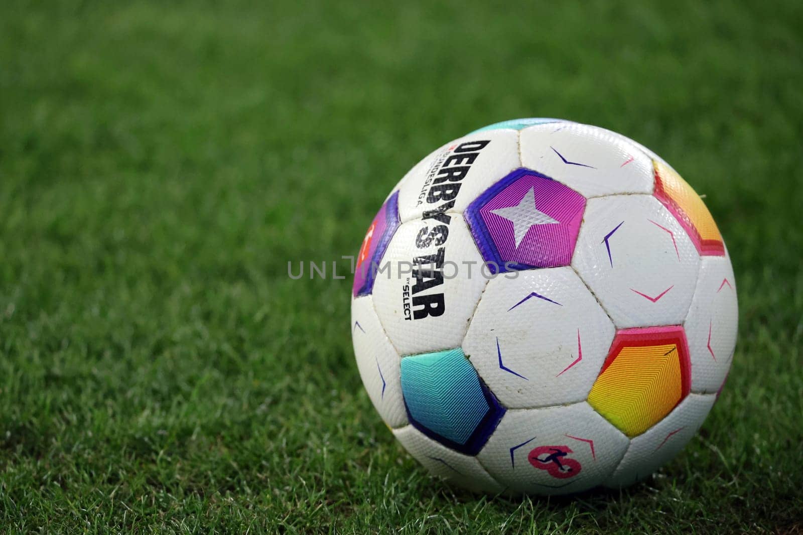 The match ball of the Bundesliga comes from DERBYSTAR in the match of the 1. FBL: 23-24: 24. Sptg. SC Freiburg - FC Bayern Munich  DFL REGULATIONS PROHIBIT ANY USE OF PHOTOGRAPHS AS IMAGE SEQUENCES AND/OR QUASI-VIDEONann  Photo: Joachim Hahne/johapress