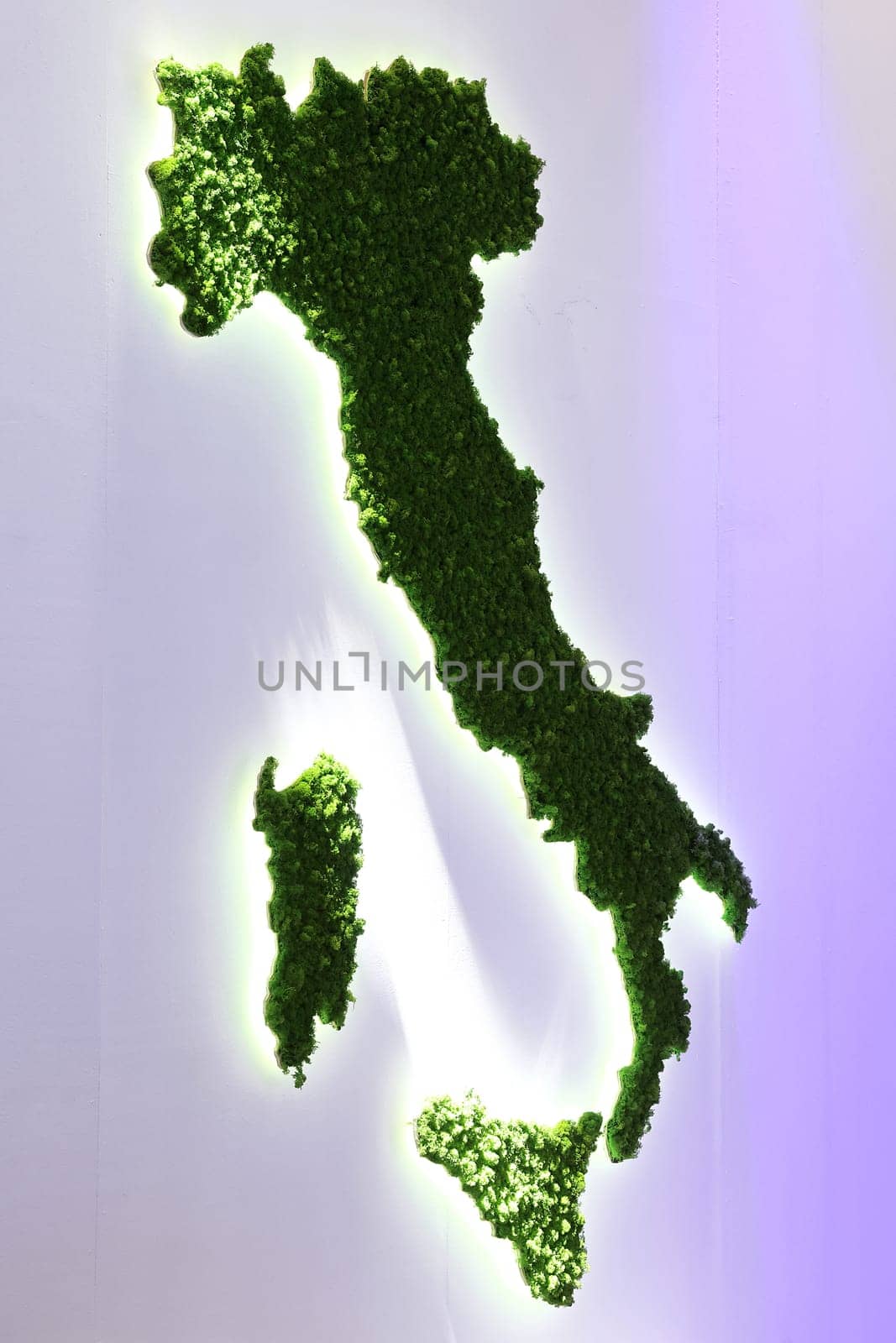 Map of Italy made of the green grass