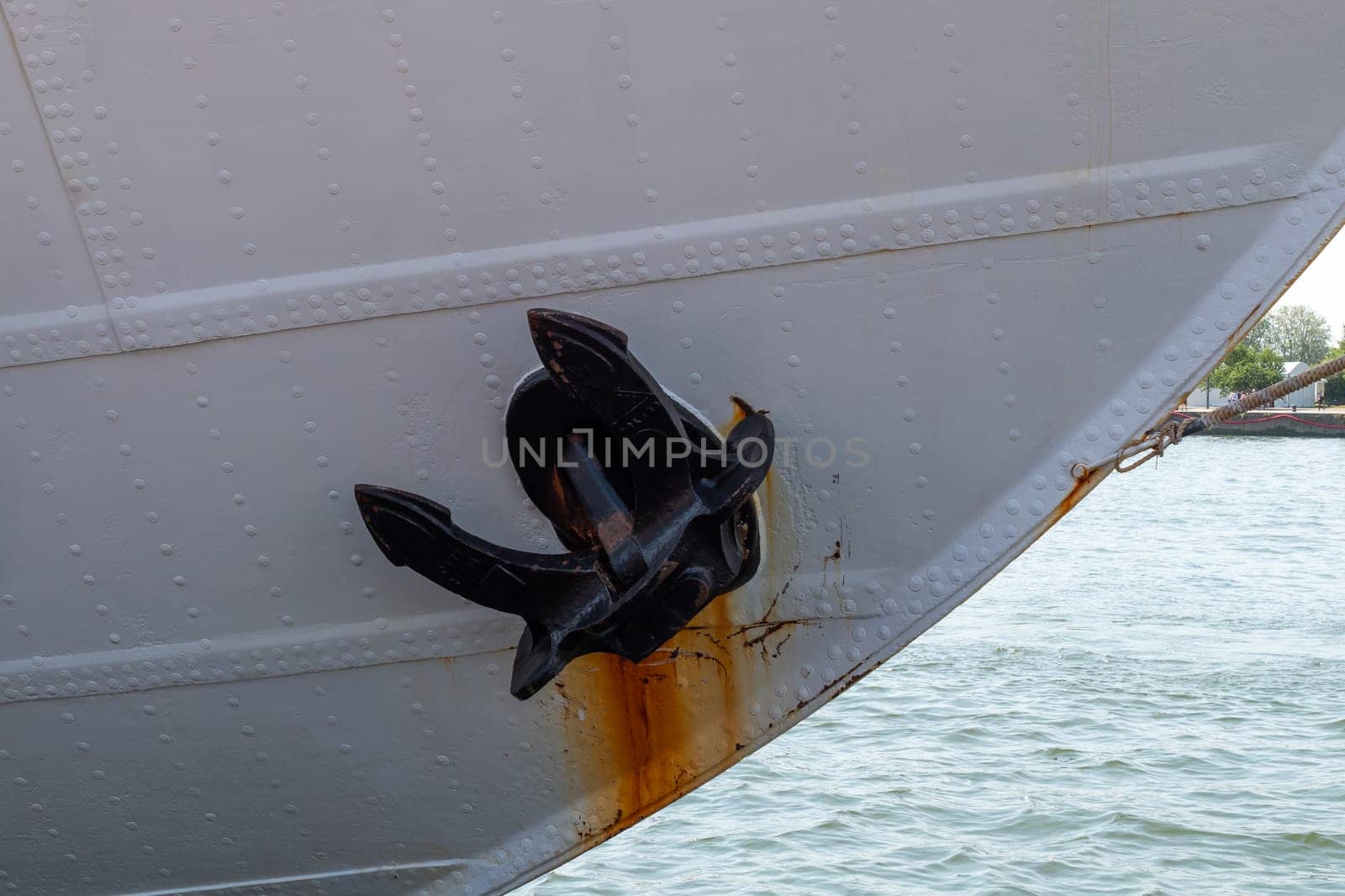 a close up of boat anchor