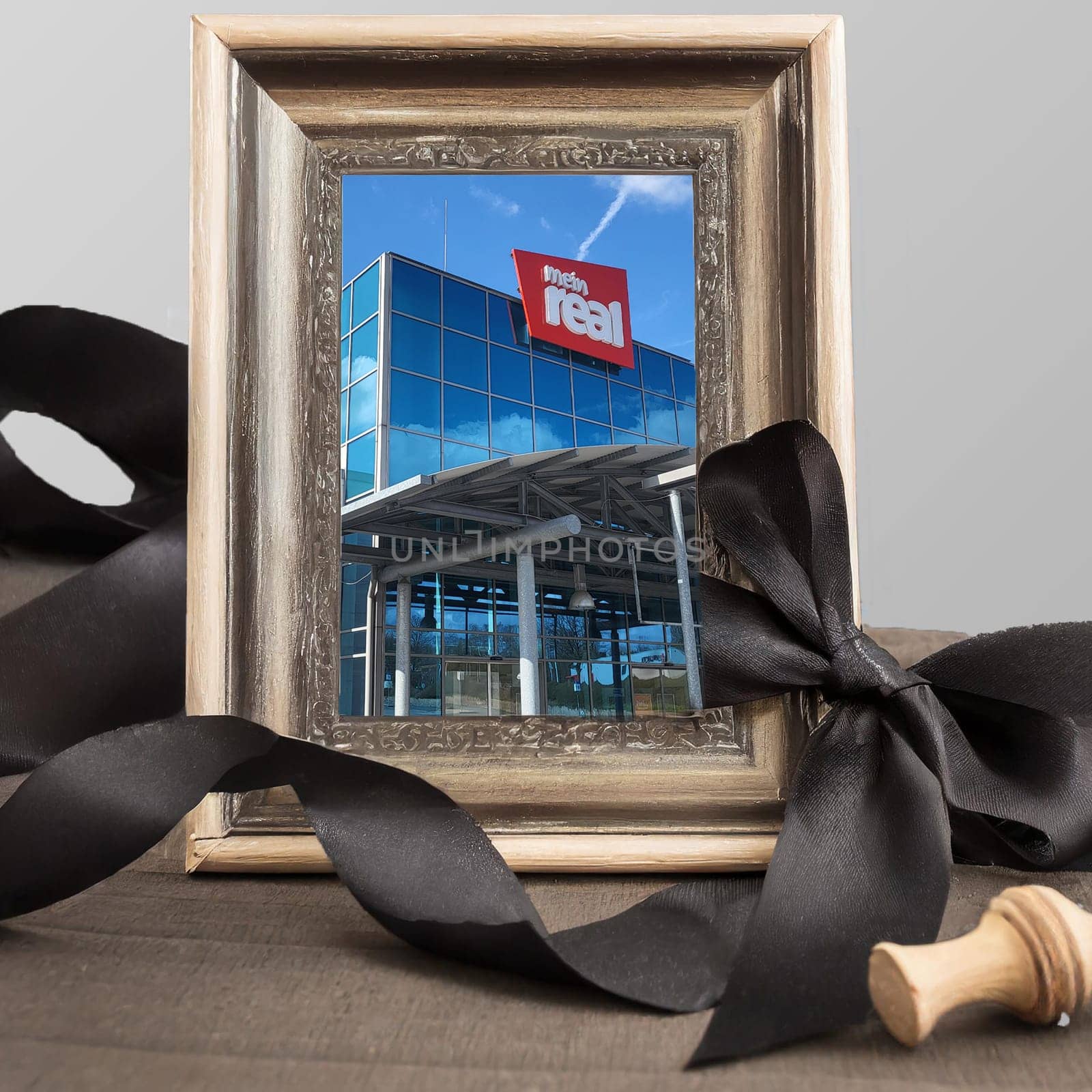 HEILIGENHAUS, NRW, GERMANY - MARCH 25, 2024: Heiligenhaus, Nrw, Germany - March 25, 2024: Real Market - Closeout Sale and Empty Shelves - Symbol of an Era in Transition