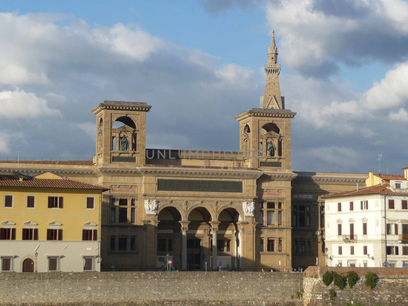 Florence Italian: Firenze is a city in central Italy and the capital city of the Tuscany region.