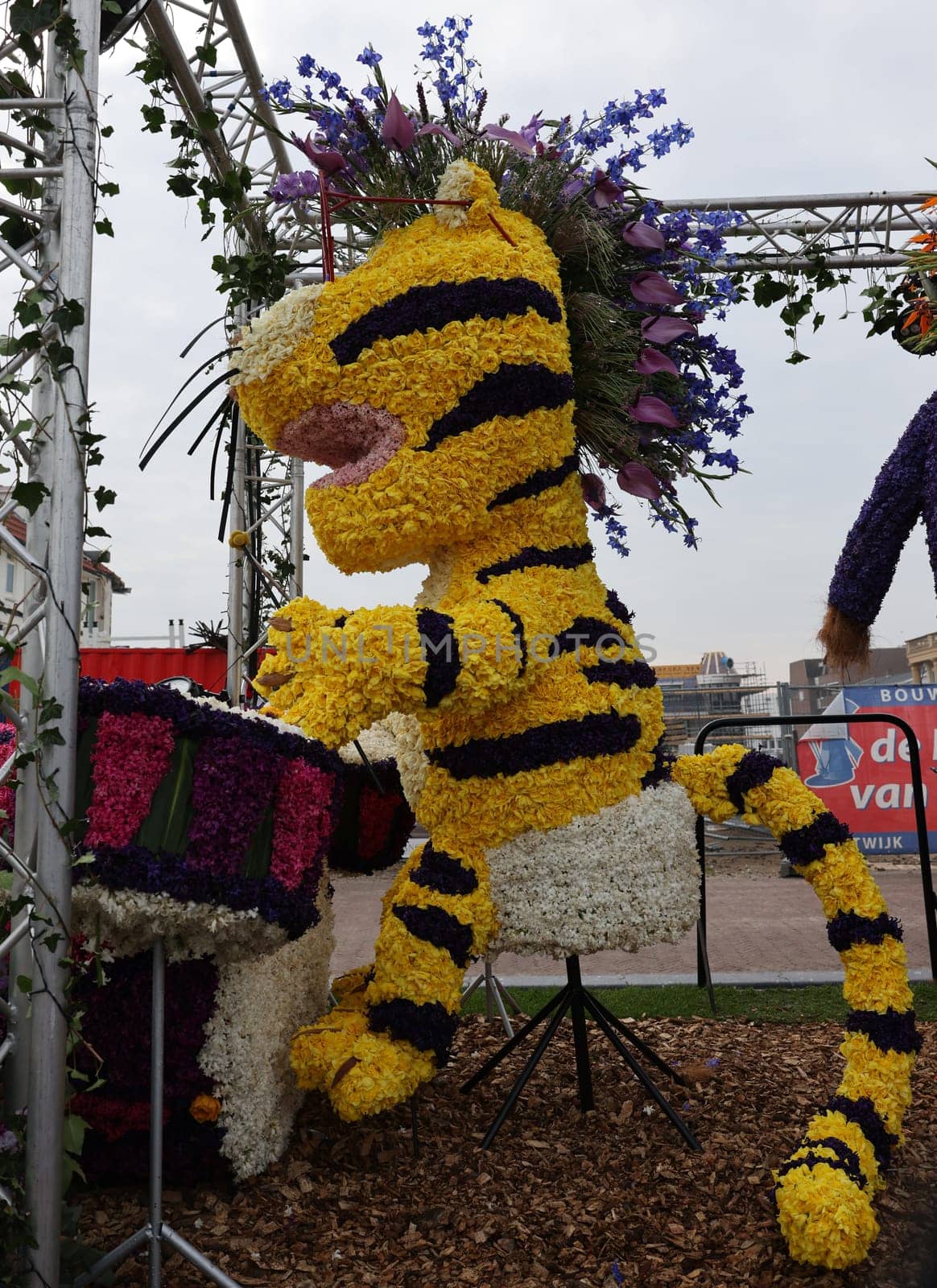 Noordwijk, Netherlands - April 22, 2023: Spectacular flower covered floats in the Bloemencorso Bollenstreek the annual spring flower parade from Noordwijk to Haarlem in the Netherlands.