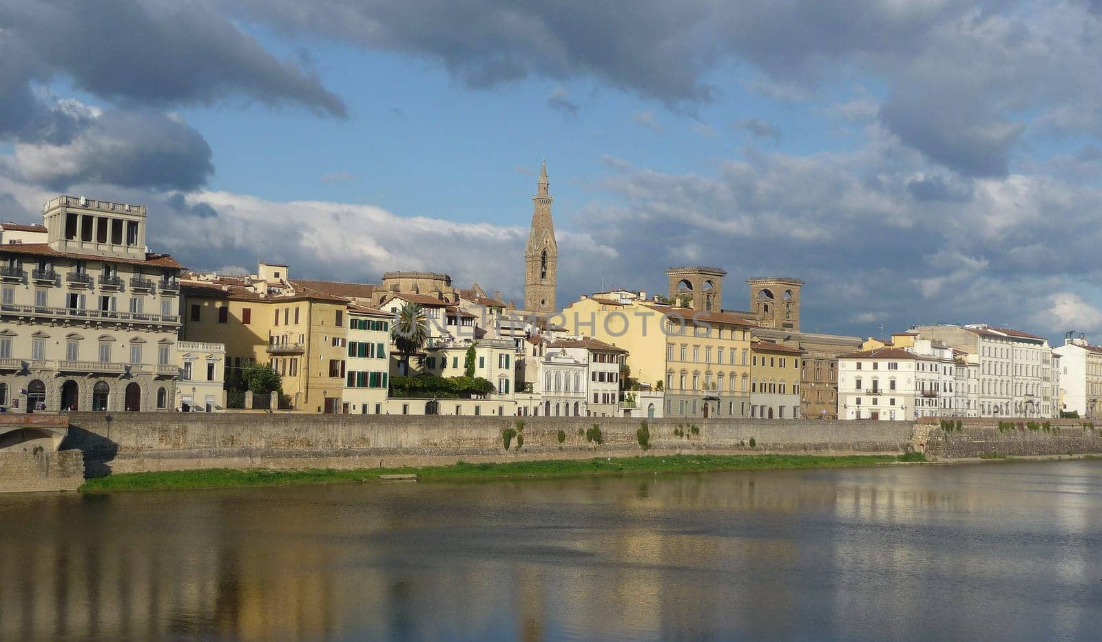 Florence Italian: Firenze is a city in central Italy and the capital city of the Tuscany region.