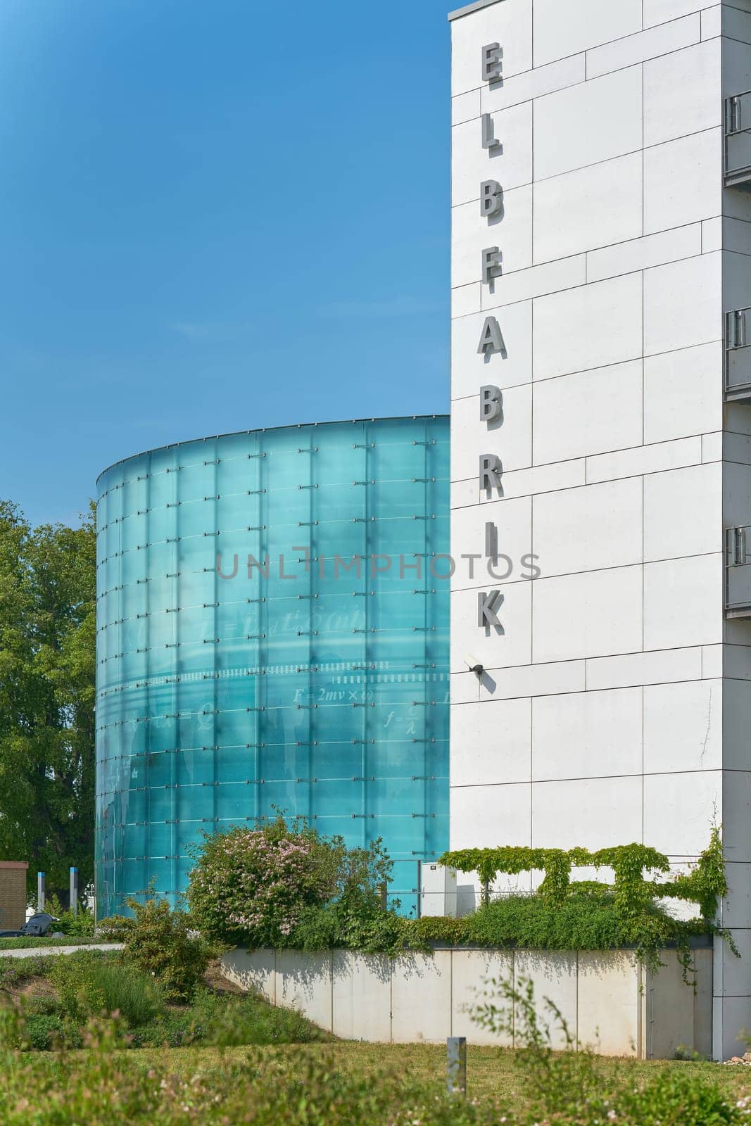 Elbfabrik, Elbe Factory of the Fraunhofer IFF in the Port of Science