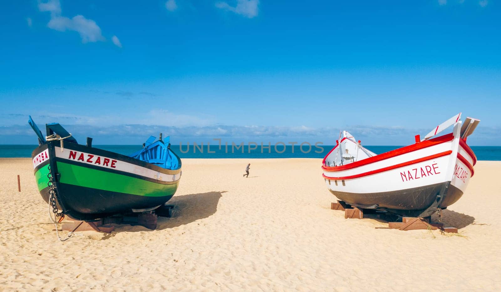 Nazaré, Portugal - mars 20 2024: View of old fishing boats on the beach on October 30, 2023 in Nazaré, Portugal