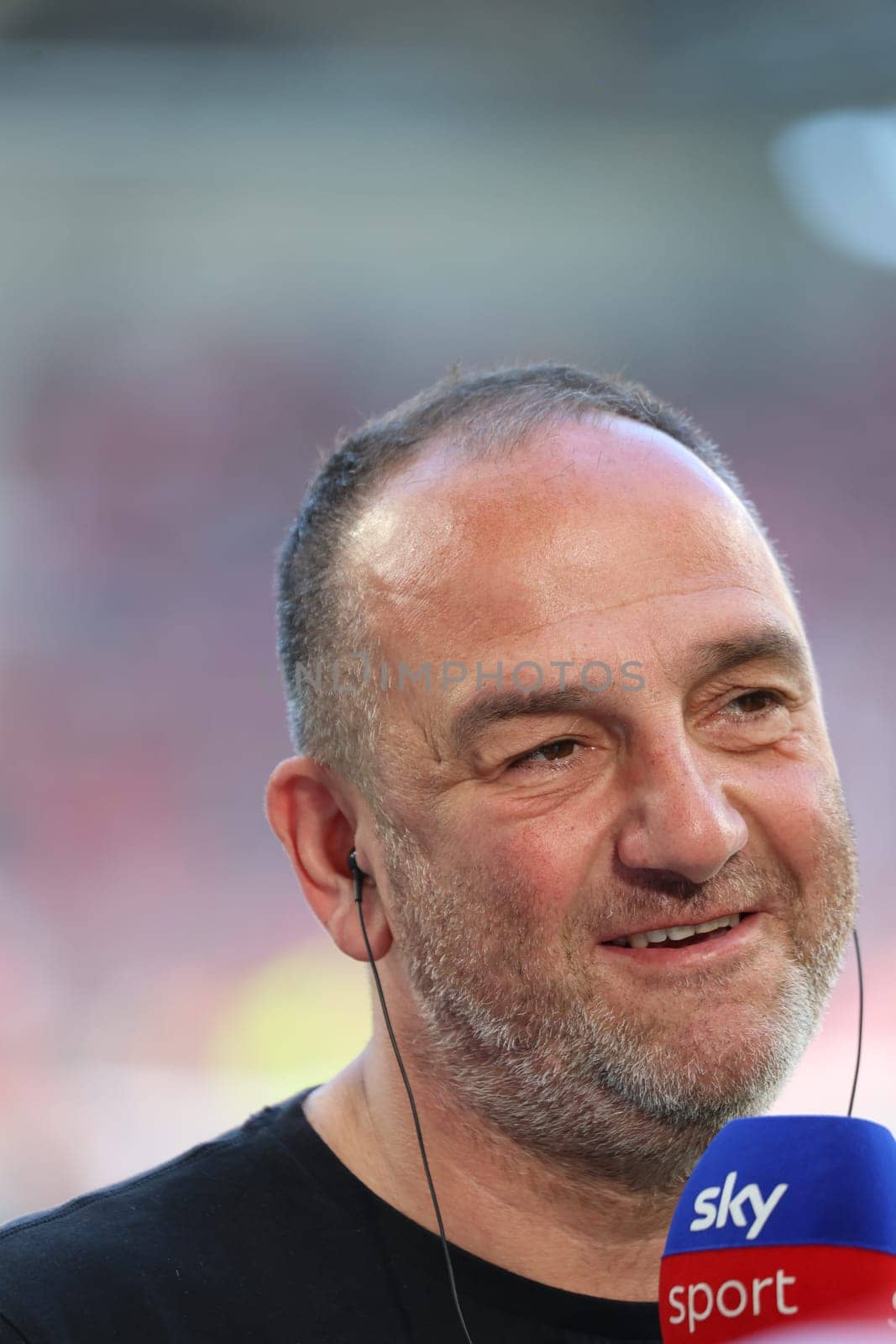 Traine Frank Schmidt (1. FC Heidenheim) at the match of the 1. FBL: 23-24: 33. Sptg. SC Freiburg - 1. FC Heidenheim  DFL REGULATIONS PROHIBIT ANY USE OF PHOTOGRAPHS AS IMAGE SEQUENCES AND/OR QUASI-VIDEONann  Photo: Joachim Hahne/johapress