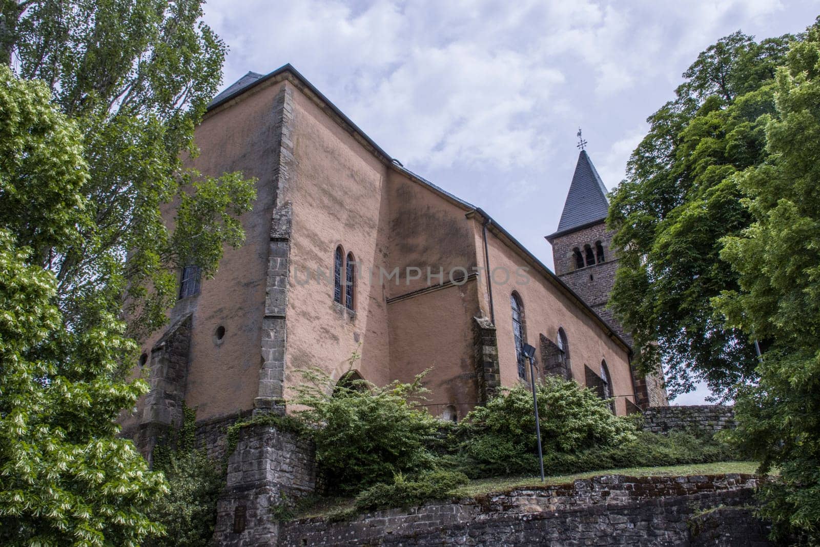 ehemalige Pfarrkirche Sankt Peter und Paul, Luxemburg, Echternach