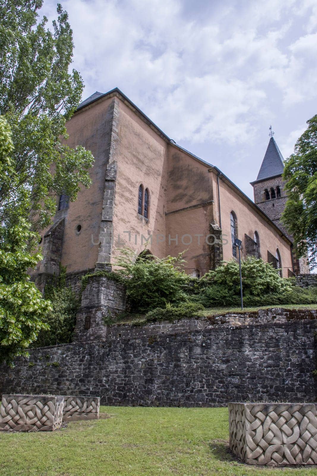 ehemalige Pfarrkirche Sankt Peter und Paul, Luxemburg, Echternach