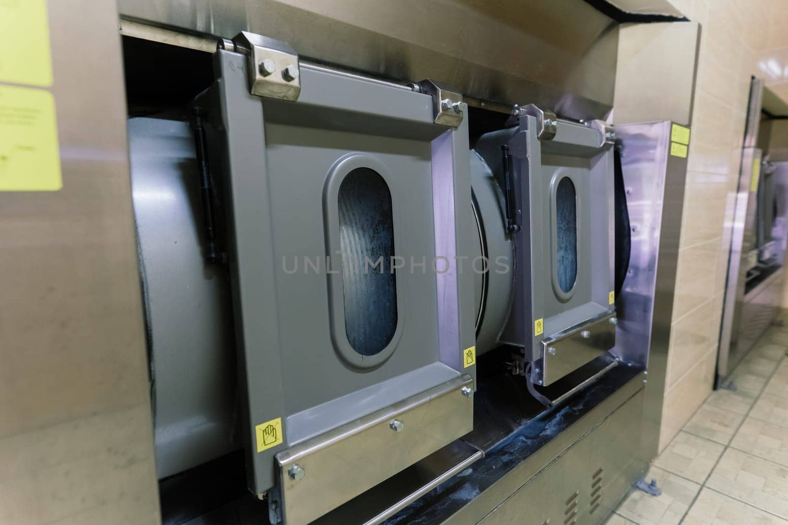 Industrial wash machine for washing big amount of textiles