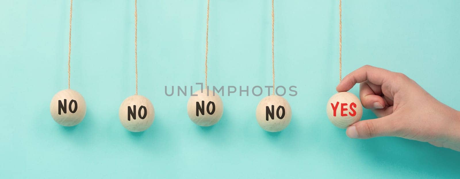 Yes against no, choosing a direction, new opportunity, decision making , following a challenge, newton cradle concept