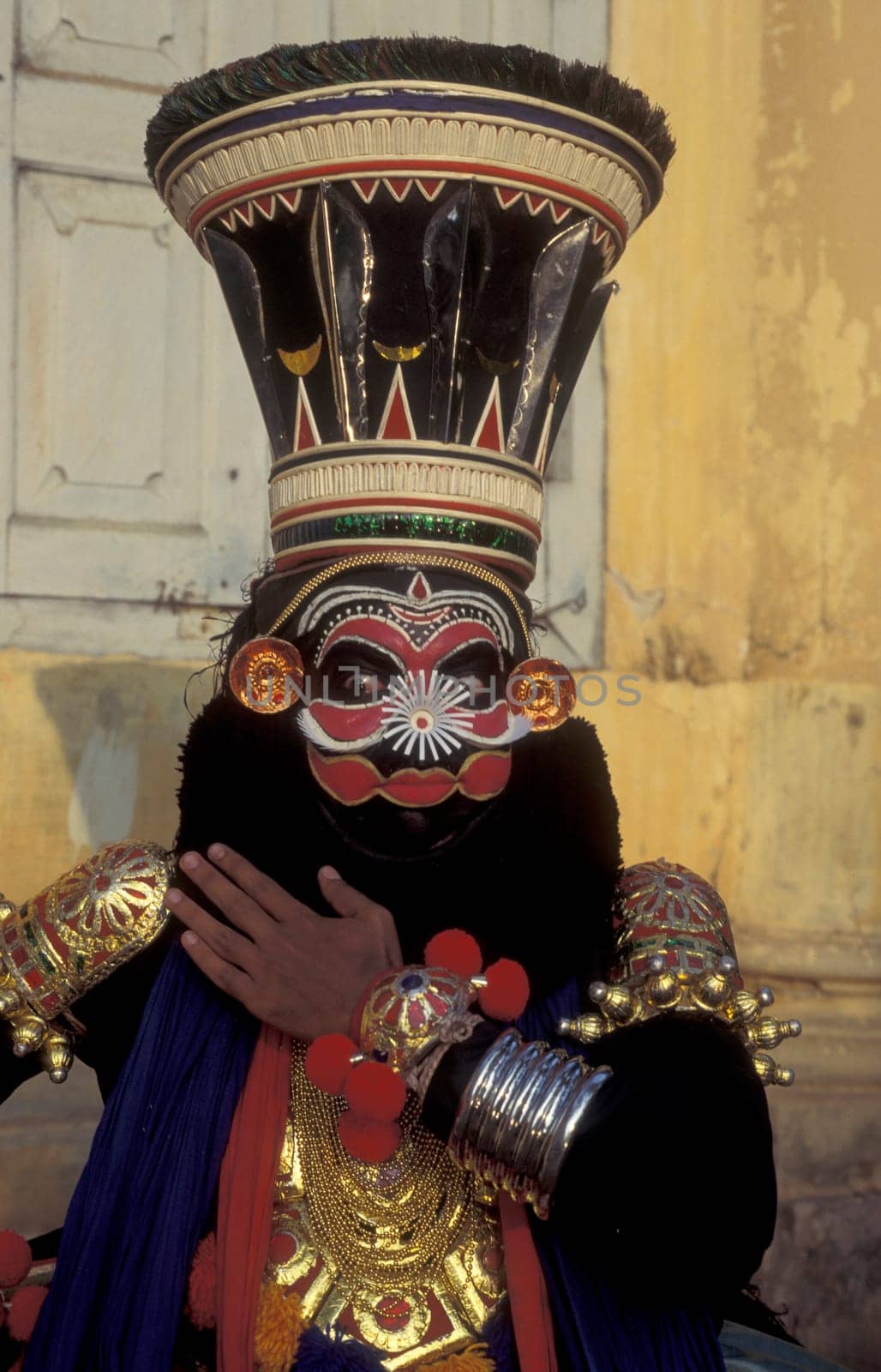 a Artist of a Kathakali Dance Group at a authentic training in the city of Kochi or Cochin in the Province Kerala in India.  India, Cochin, April, 1998