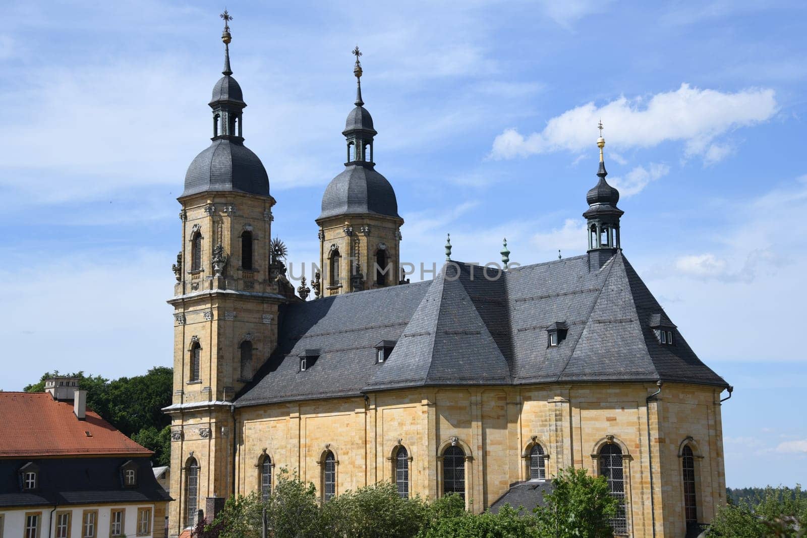 The basilica in 91327 Gößweinstein in the Archdiocese of Bamberg in Franconian Switzerland is dedicated to the Holy Trinity. The Roman Catholic pilgrimage church was built by Balthasar Neumann Goessweinstein