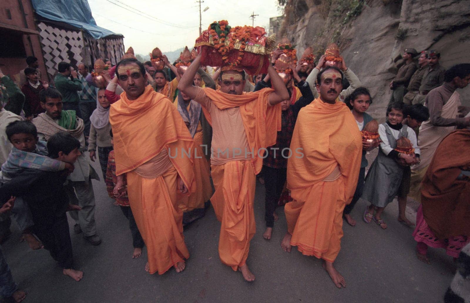 Hindi Pilgrim at a ceremony at the Holy Ganges River in the city of Haridwar in the Province Uttarakhand in India.  India, Haridwar, February, 1998