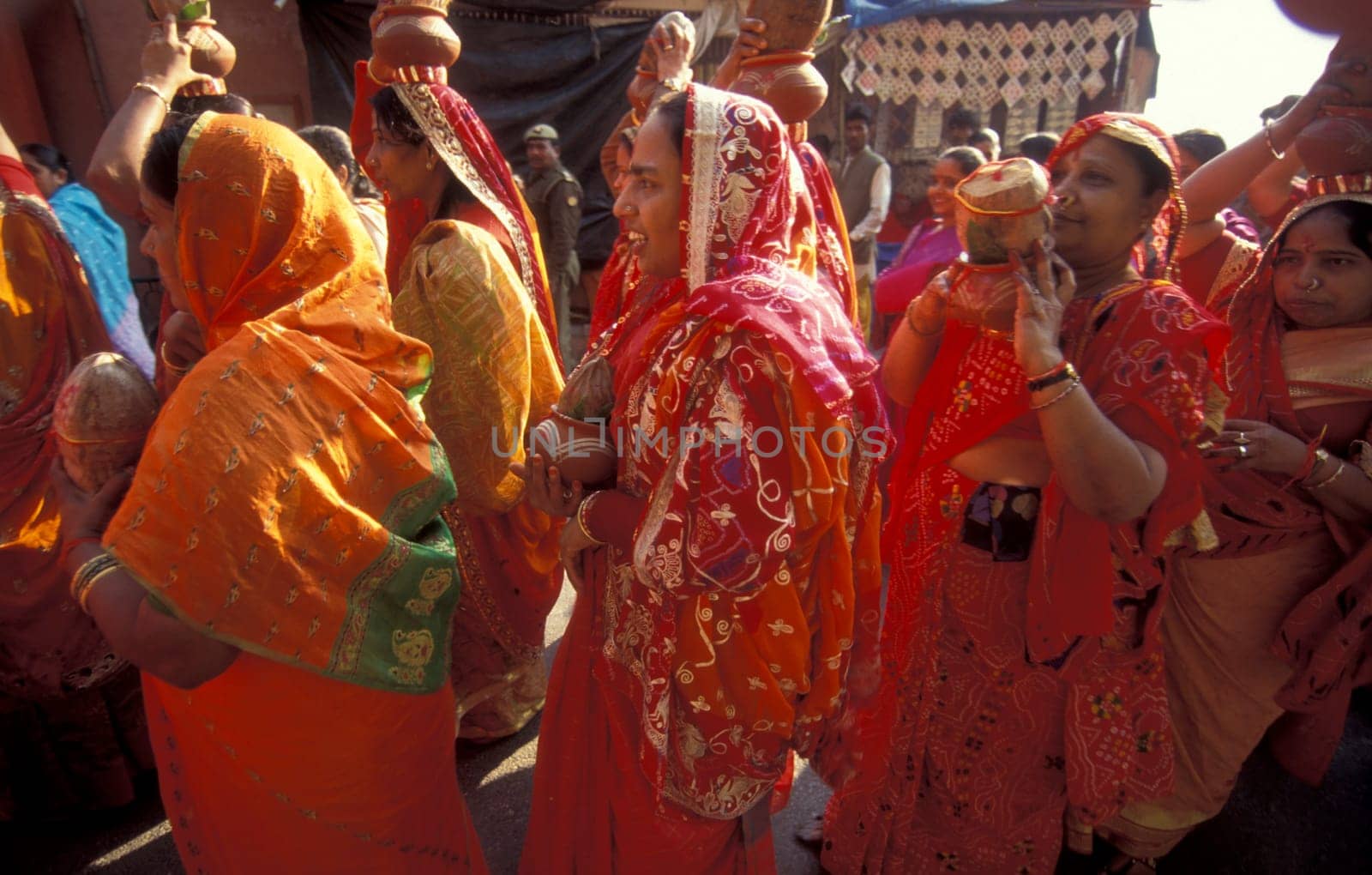 Hindi Pilgrim at a ceremony at the Holy Ganges River in the city of Haridwar in the Province Uttarakhand in India.  India, Haridwar, February, 1998
