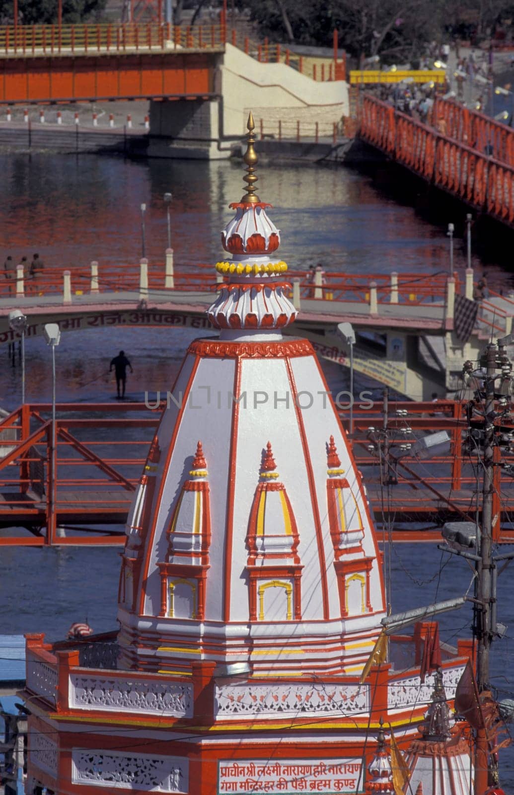 a view over public aerea at the Holy Ganges River in the city of Haridwar in the Province Uttarakhand in India.  India, Haridwar, February, 1998