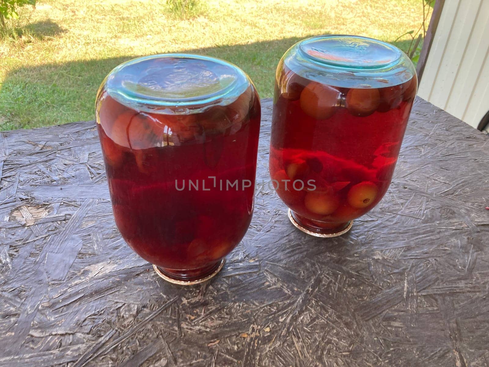 Production of homemade plum the juice