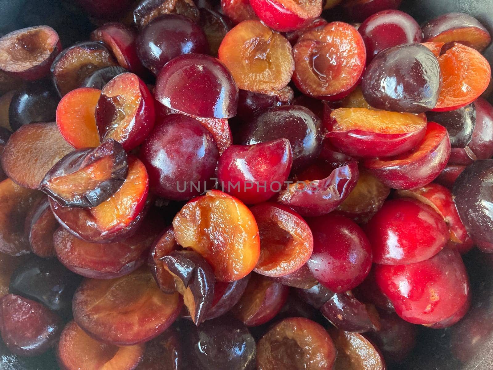 Production of homemade plum the juice