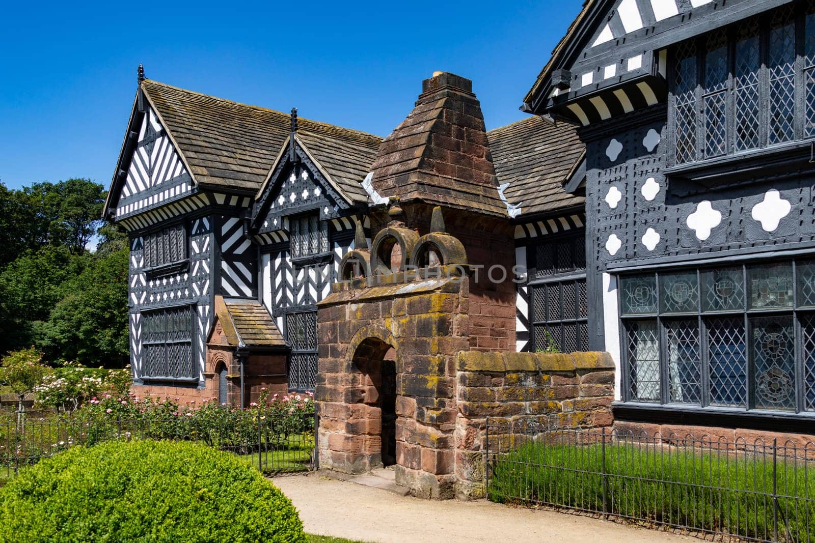 Speke Hall, a wood-framed wattle-and-daub Tudor manor house in Speke, Liverpool in northwest England. It is one of the finest surviving examples of its kind. Dates from 1530.