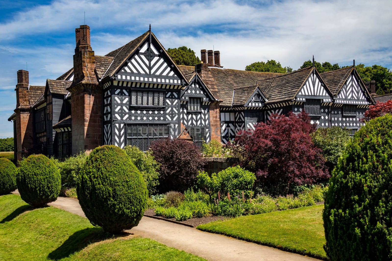 Speke Hall, a wood-framed wattle-and-daub Tudor manor house in Speke, Liverpool in northwest England. It is one of the finest surviving examples of its kind. Dates from 1530.