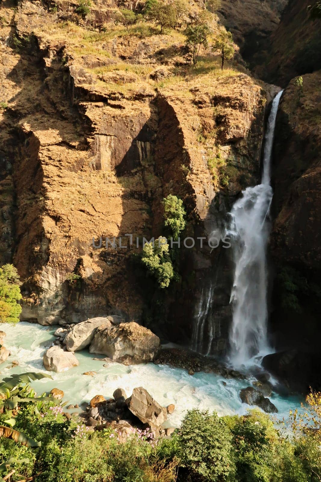 View onto the Chamje, Chamche waterfall at the Marsyangdi River, close to Chamje, Chamche village, Annapurna Circuit Trek, Nepal 2022