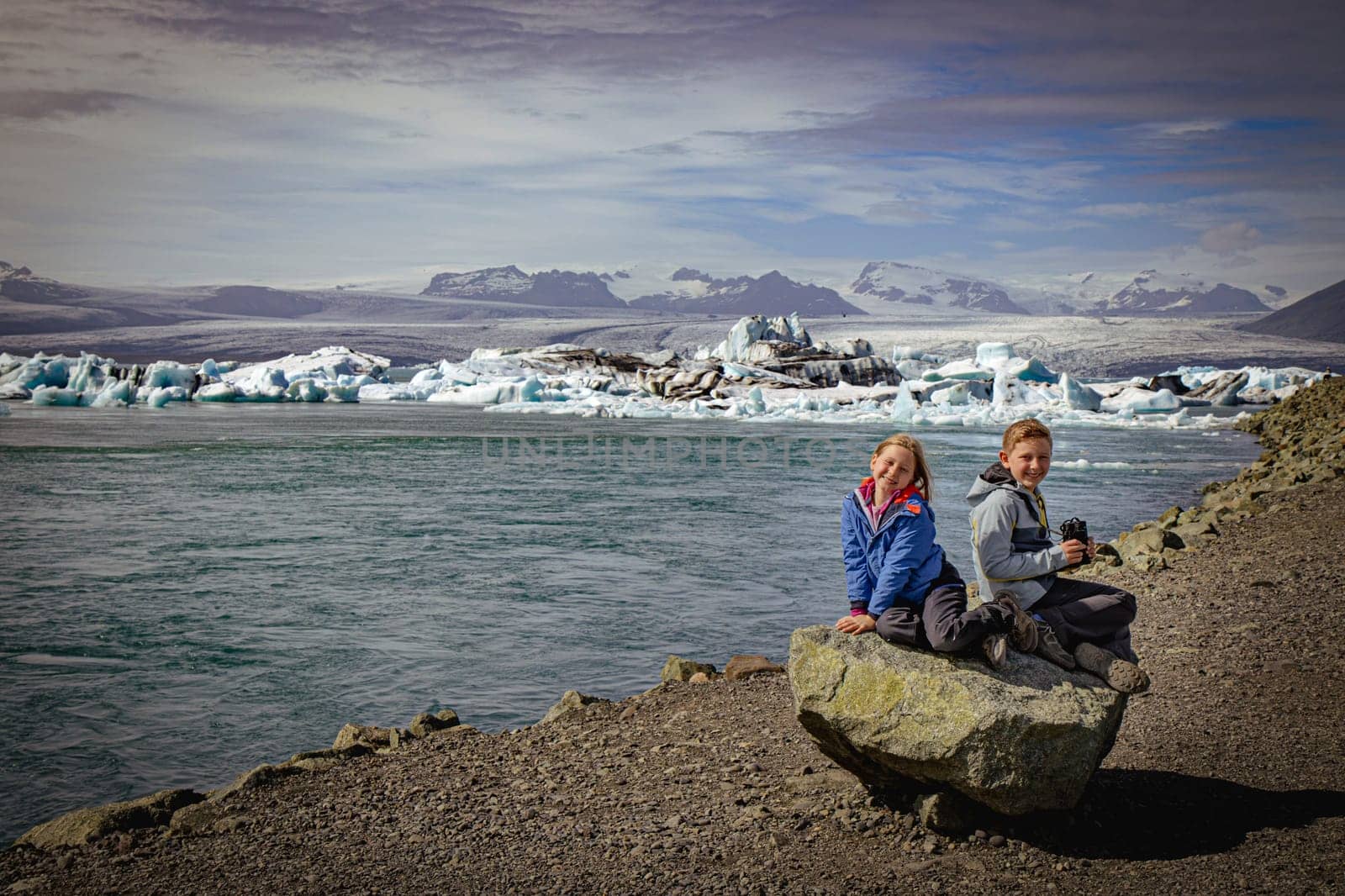 kids e enjoying  scenery jokulsarlon glacier lagoon iceland