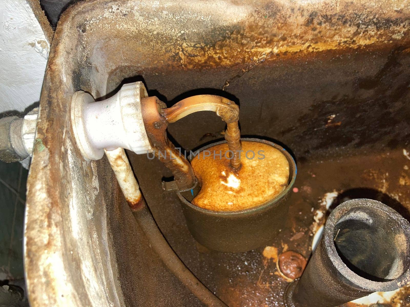 Repair of an old toilet with a the direct flush