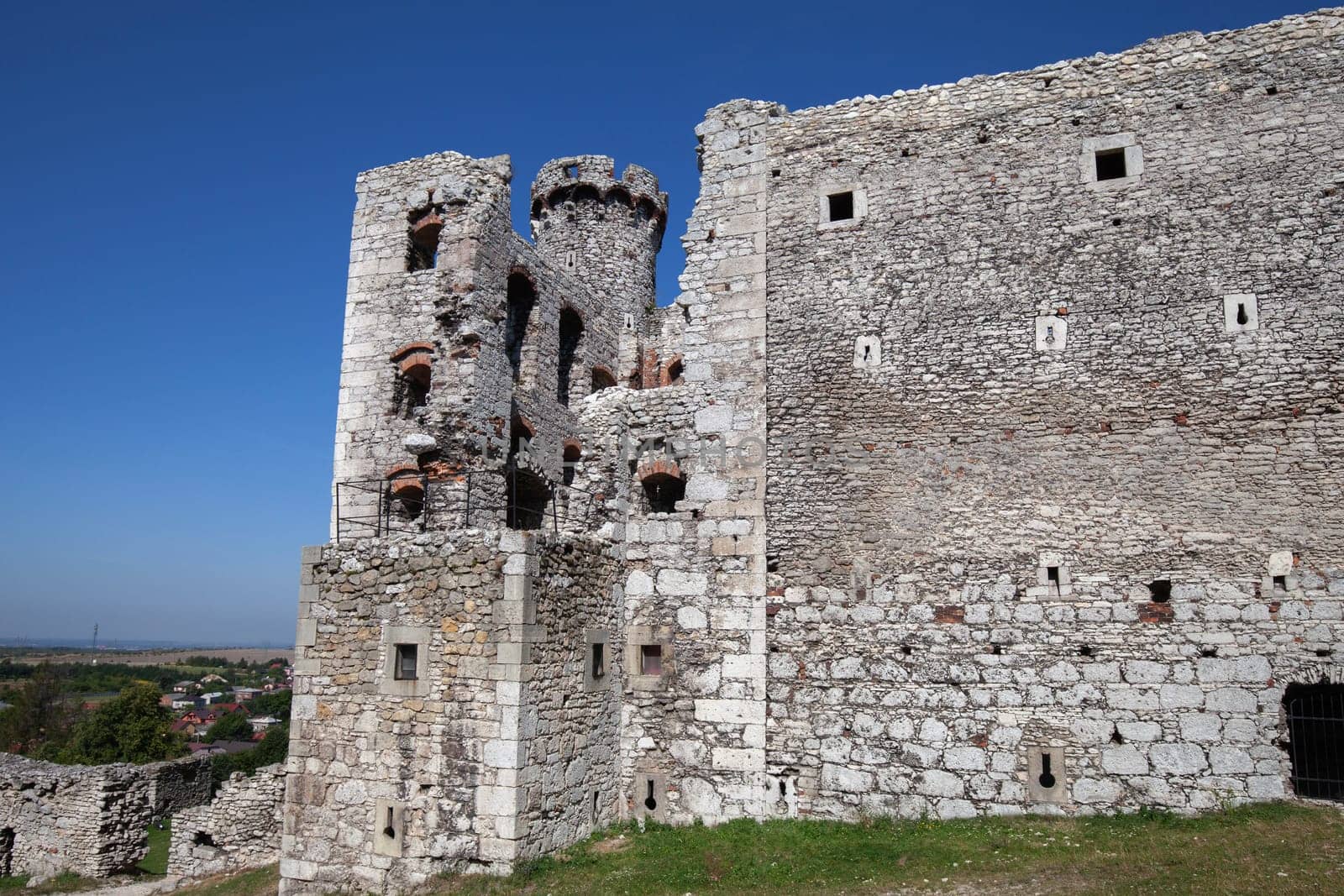 Ogrodzieniec  Podzamcze, Poland - August 31  2017: Ruins of 14th century medieval castle  Ogrodzieniec Castle  Trail of the Eagles Nests