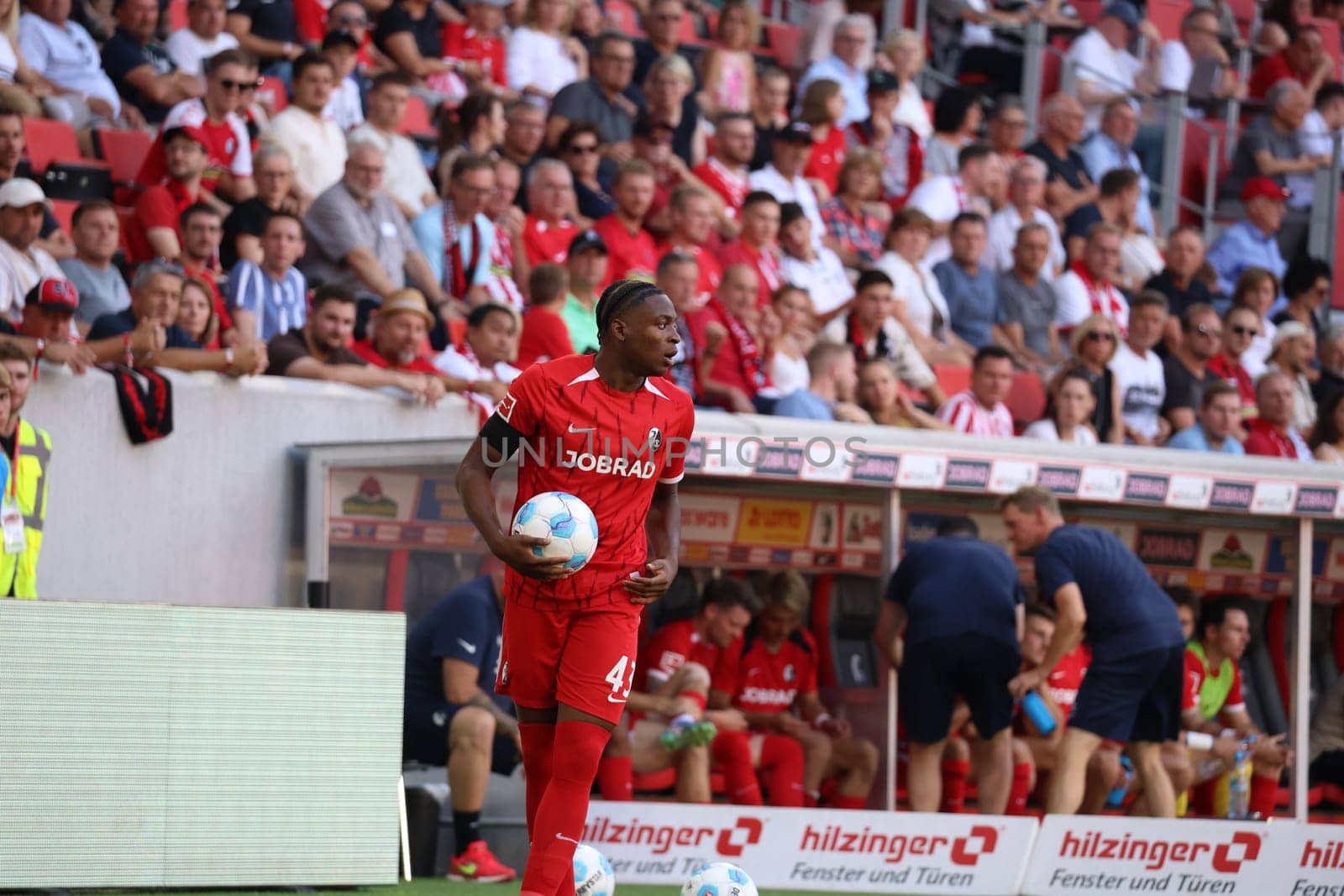 Bruno Ogbus (SC Freiburg) at the match of the 1st FBL: 24-25: 1. Sptg. SC Freiburg - VfB Stuttgart  DFL REGULATIONS PROHIBIT ANY USE OF PHOTOGRAPHS AS IMAGE SEQUENCES AND/OR QUASI-VIDEONann  Photo: Joachim Hahne/johapress
