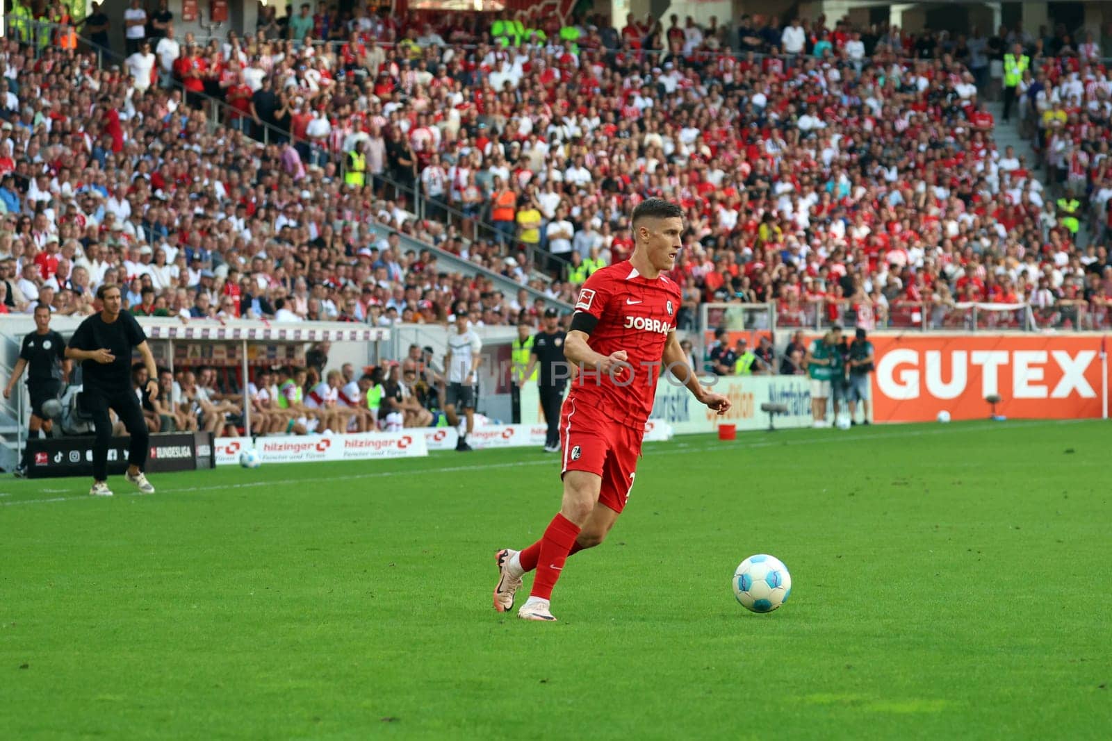 Roland Sallai (SC Freiburg) on the ball during the 1st FBL match: 24-25: 1.  DFL REGULATIONS PROHIBIT ANY USE OF PHOTOGRAPHS AS IMAGE SEQUENCES AND/OR QUASI-VIDEONann  Photo: Joachim Hahne/johapress