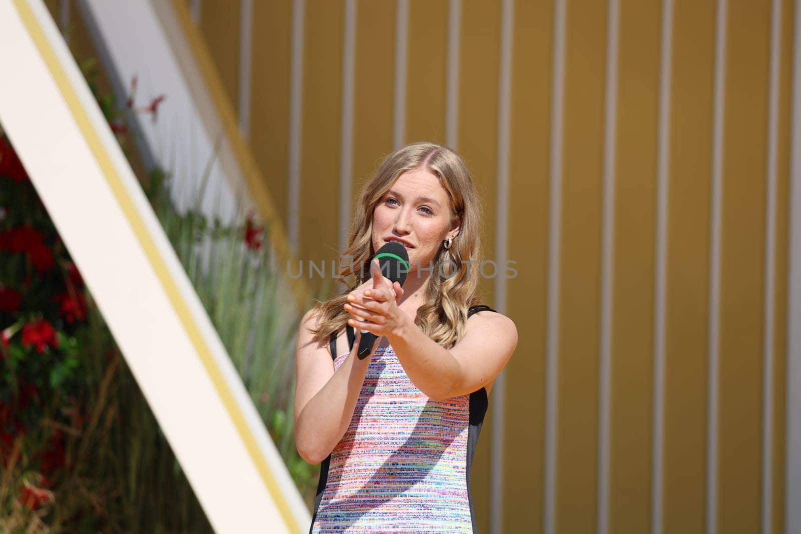 Luna Klee (singer / musician) in the ARD TV show "Immer wieder sonntags""."