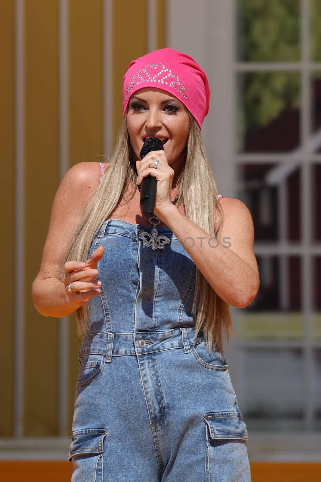 Misha Kovar (singer / musician) in the ARD TV show "Immer wieder sonntags""."
